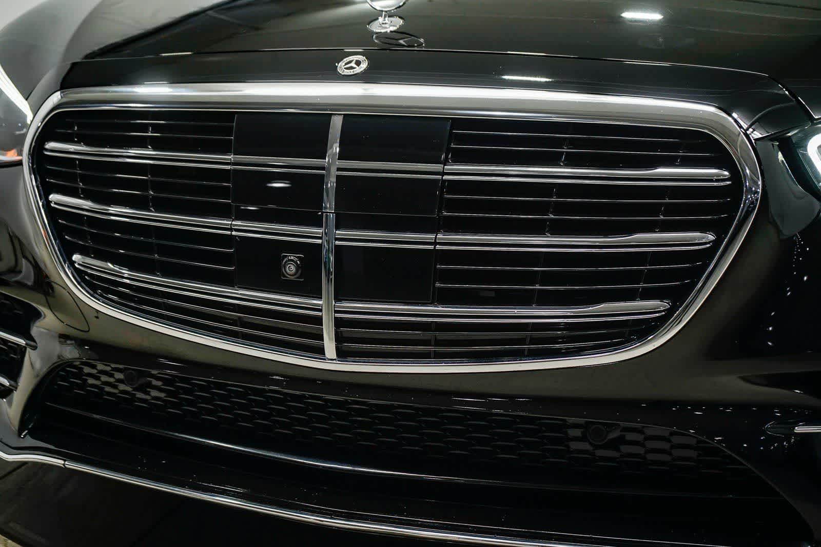 Thumbnail: 2023 Mercedes-Benz S-Class - 8