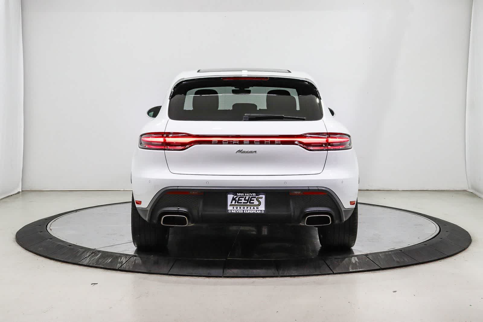 Thumbnail: 2024 Porsche Macan - 3