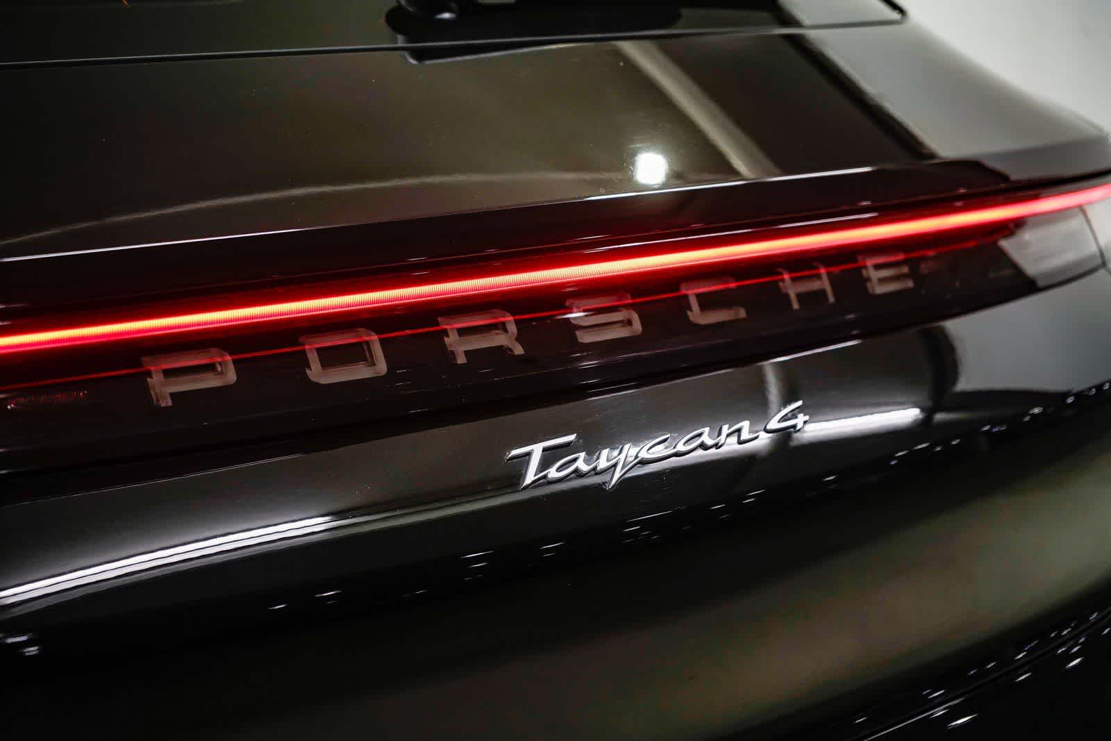 Thumbnail: 2023 Porsche Taycan - 10