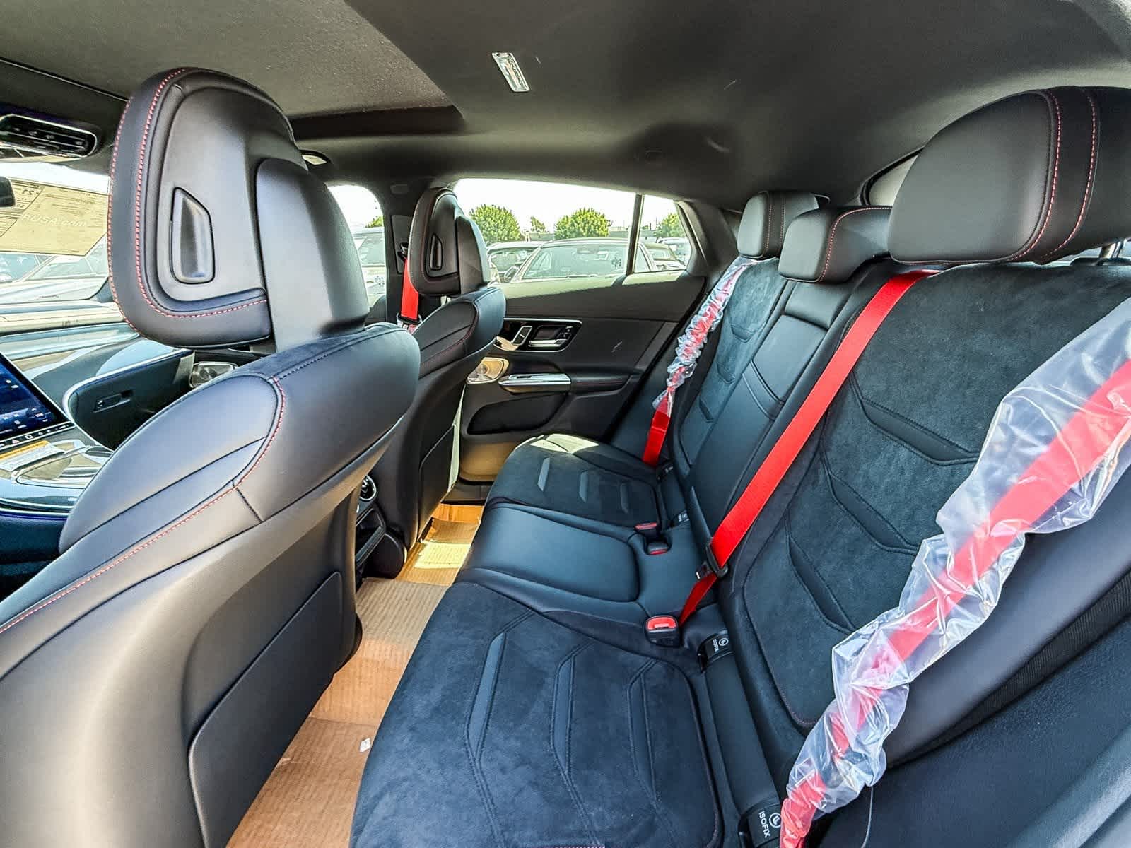 Thumbnail: 2025 Mercedes-Benz GLC - 18