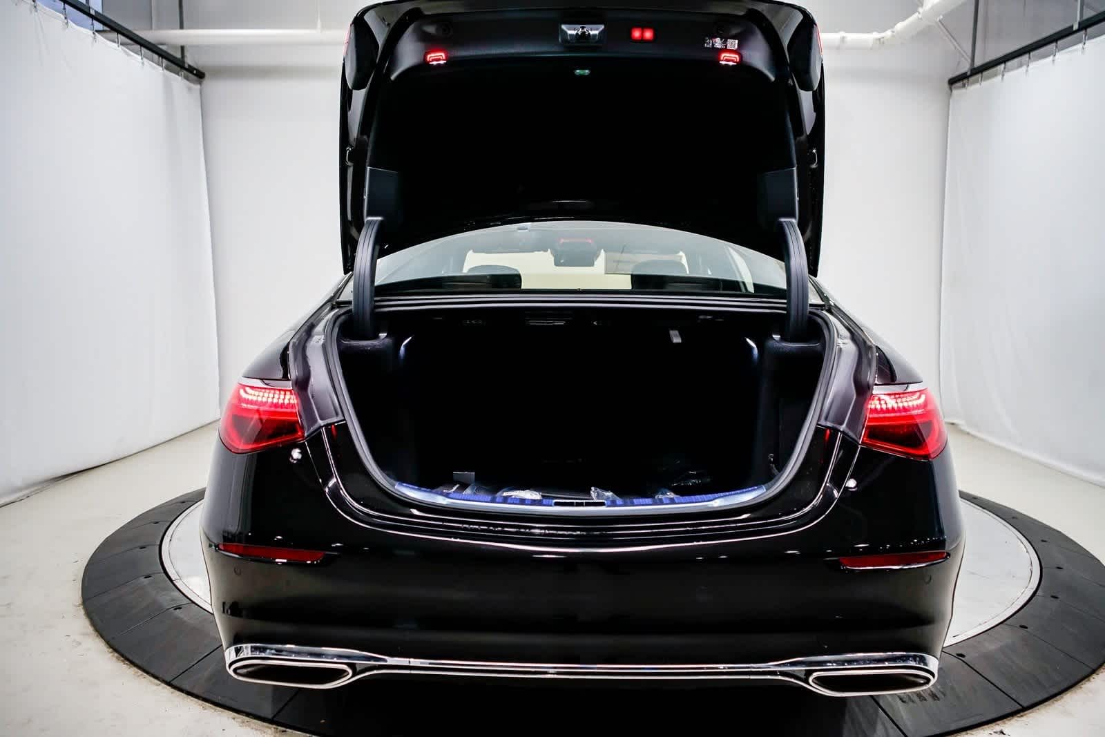 Thumbnail: 2025 Mercedes-Benz S-Class - 11