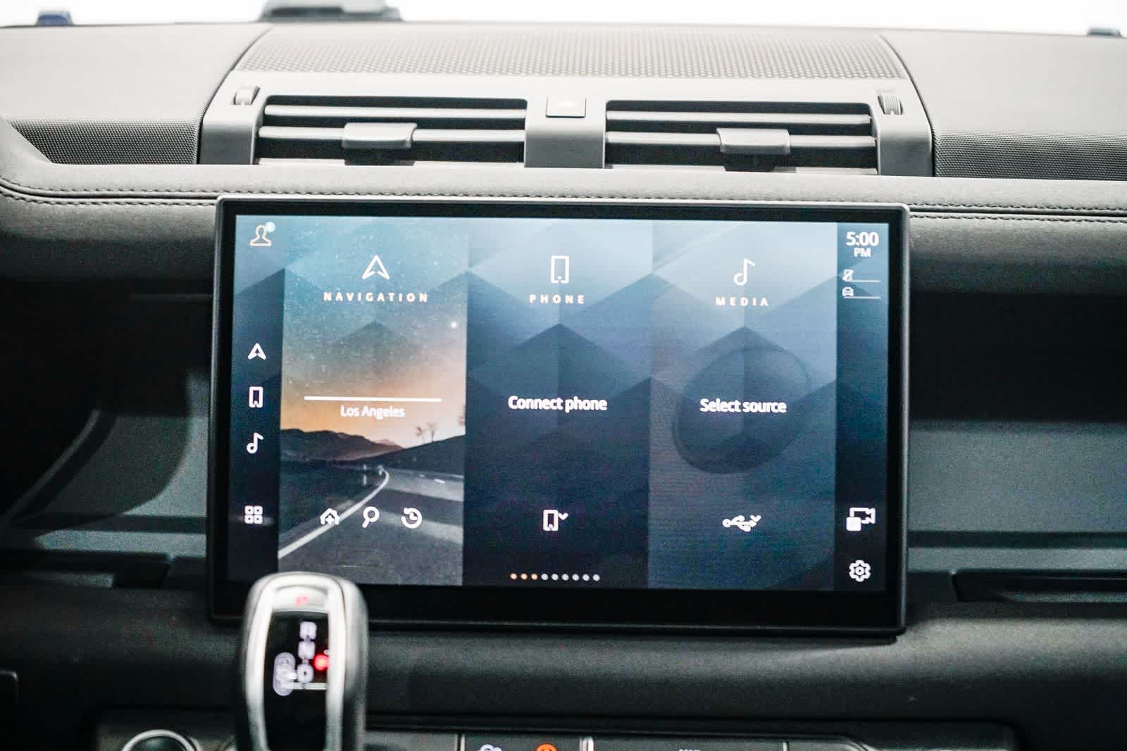 Thumbnail: 2022 Land Rover Defender - 14