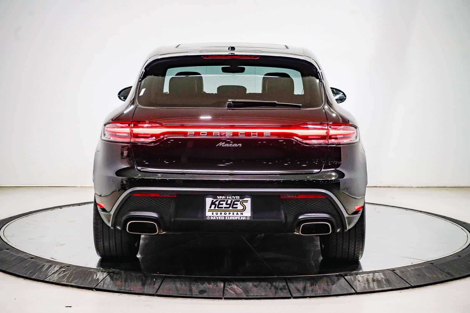 Thumbnail: 2024 Porsche Macan - 3
