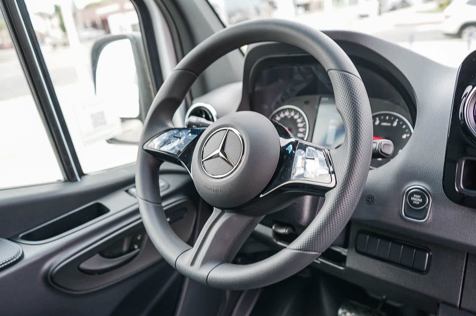 Thumbnail: 2026 Mercedes-Benz Sprinter - 14