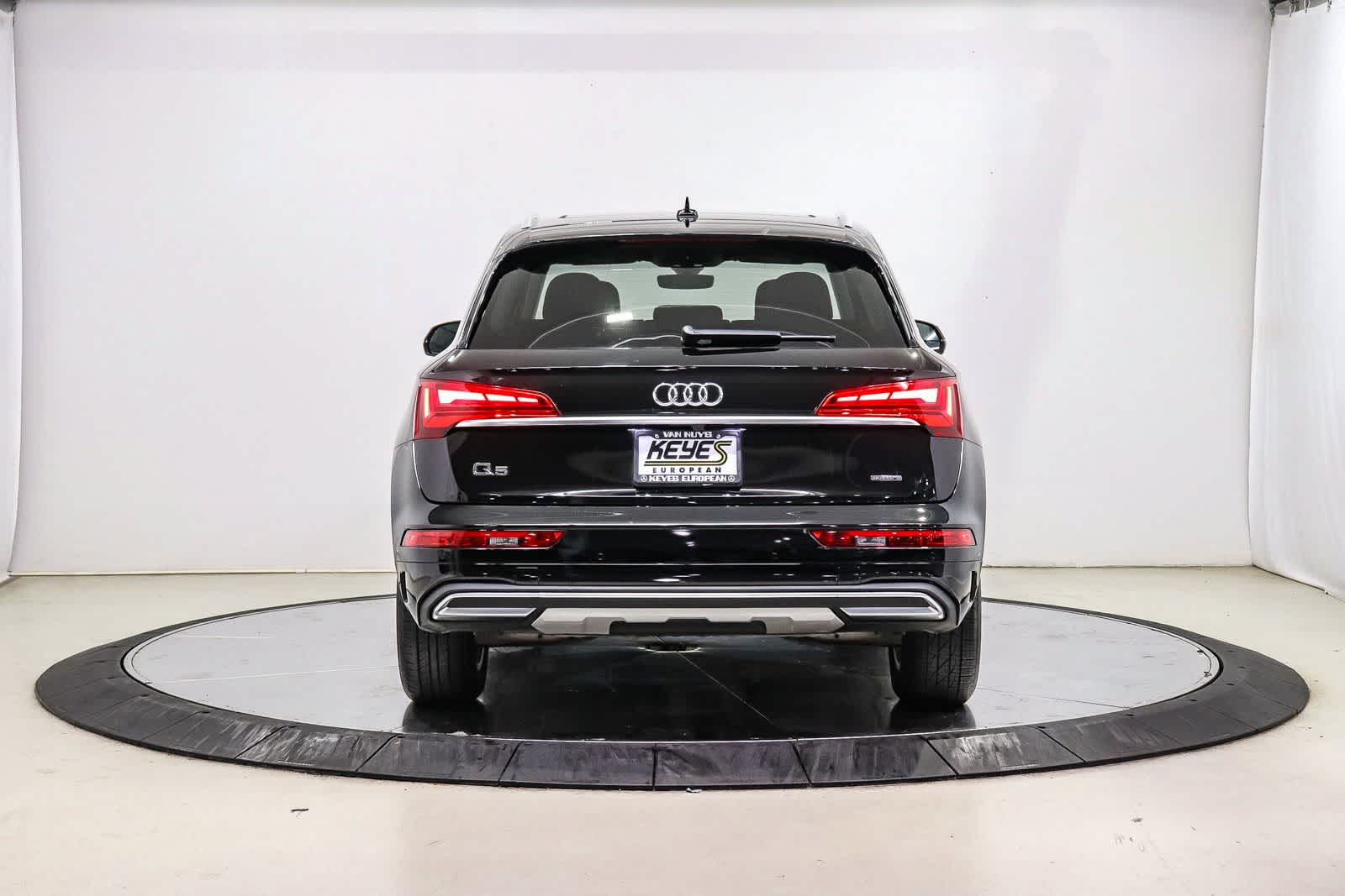Thumbnail: 2023 Audi Q5 - 3