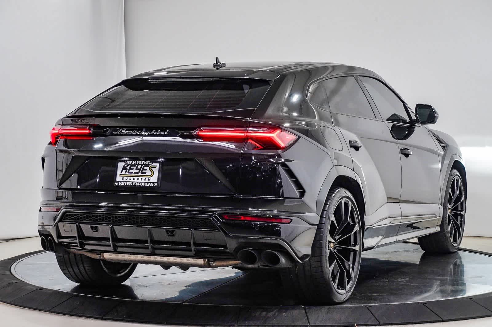 Thumbnail: 2021 Lamborghini Urus - 4