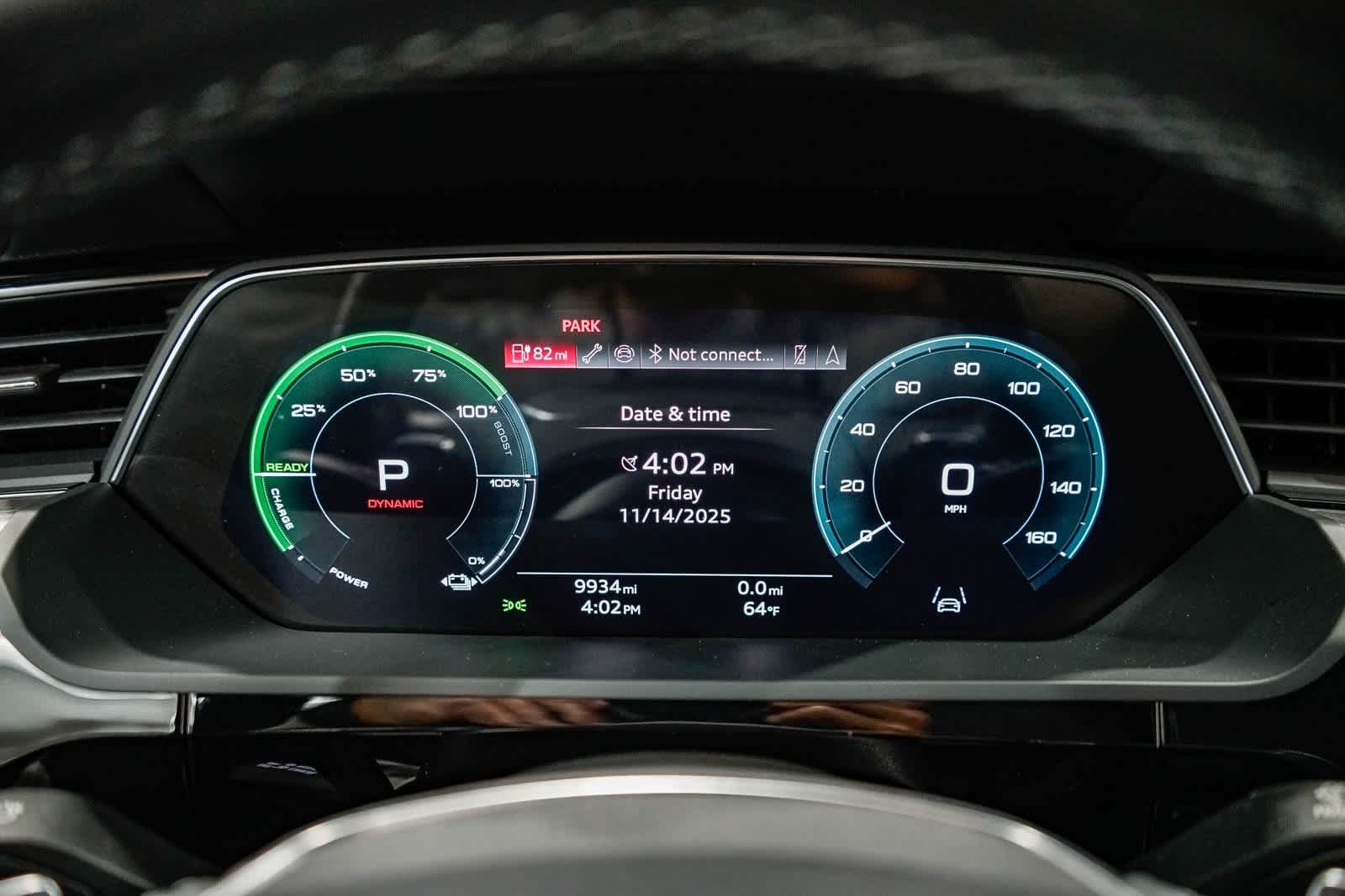 Thumbnail: 2024 Audi Q8 e-tron - 25