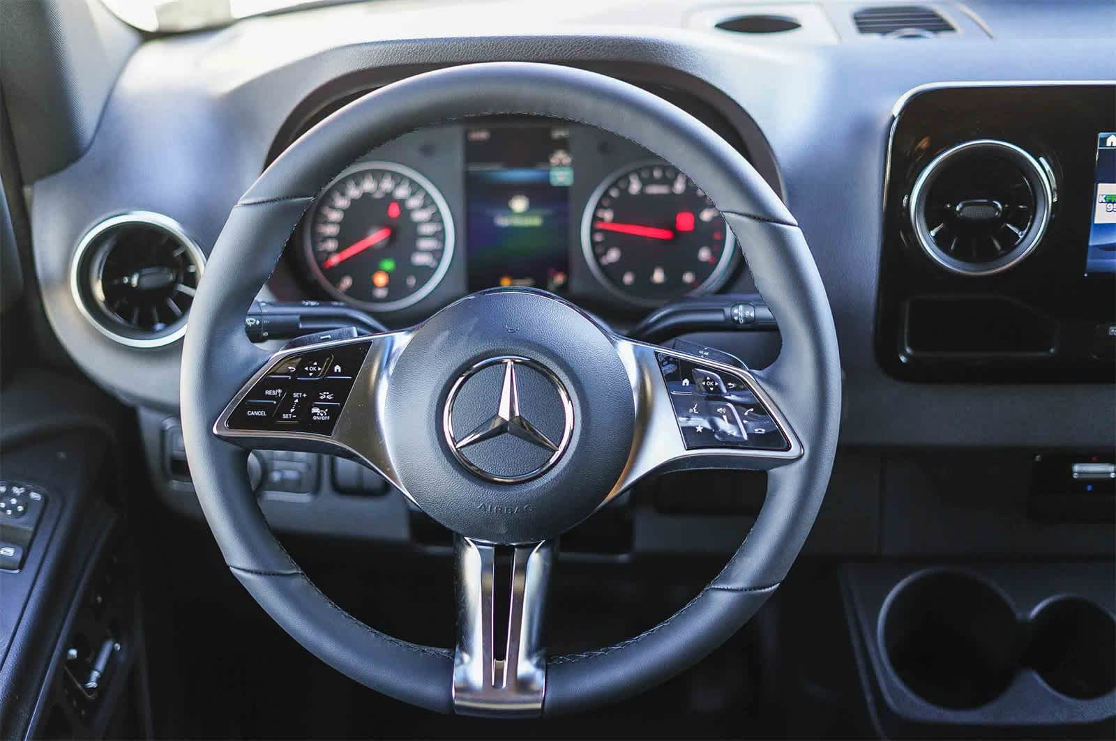 Thumbnail: 2026 Mercedes-Benz Sprinter - 16