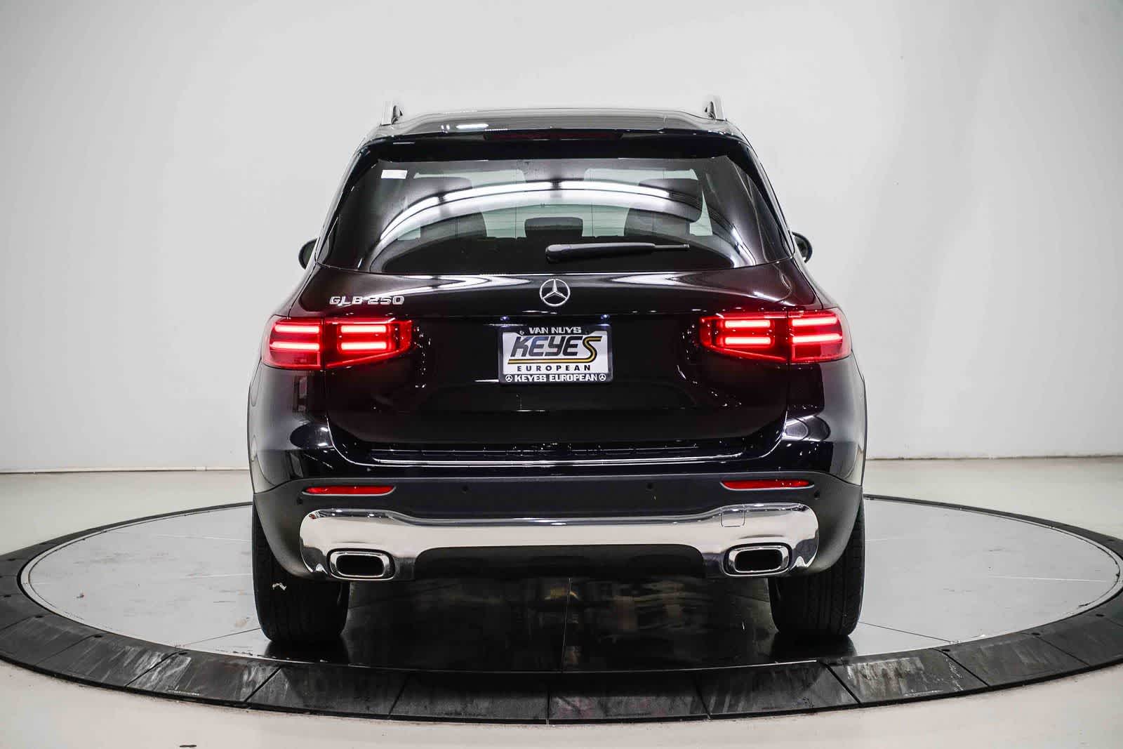 Thumbnail: 2026 Mercedes-Benz GLB - 3