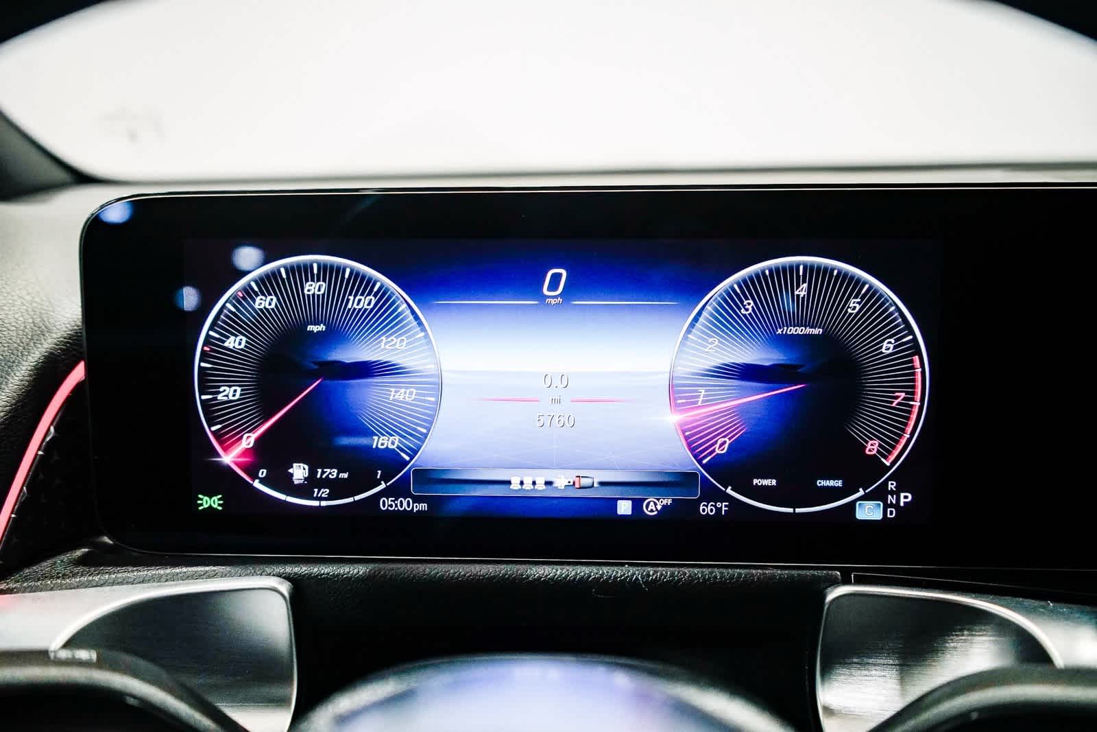 Thumbnail: 2025 Mercedes-Benz GLB - 25