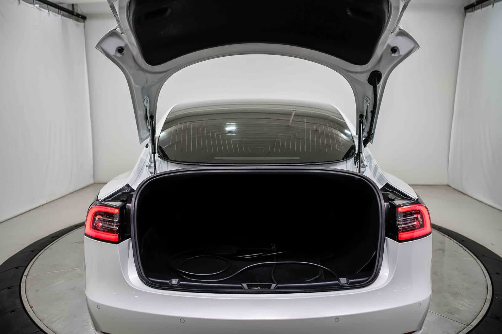 Thumbnail: 2020 Tesla Model 3 - 26