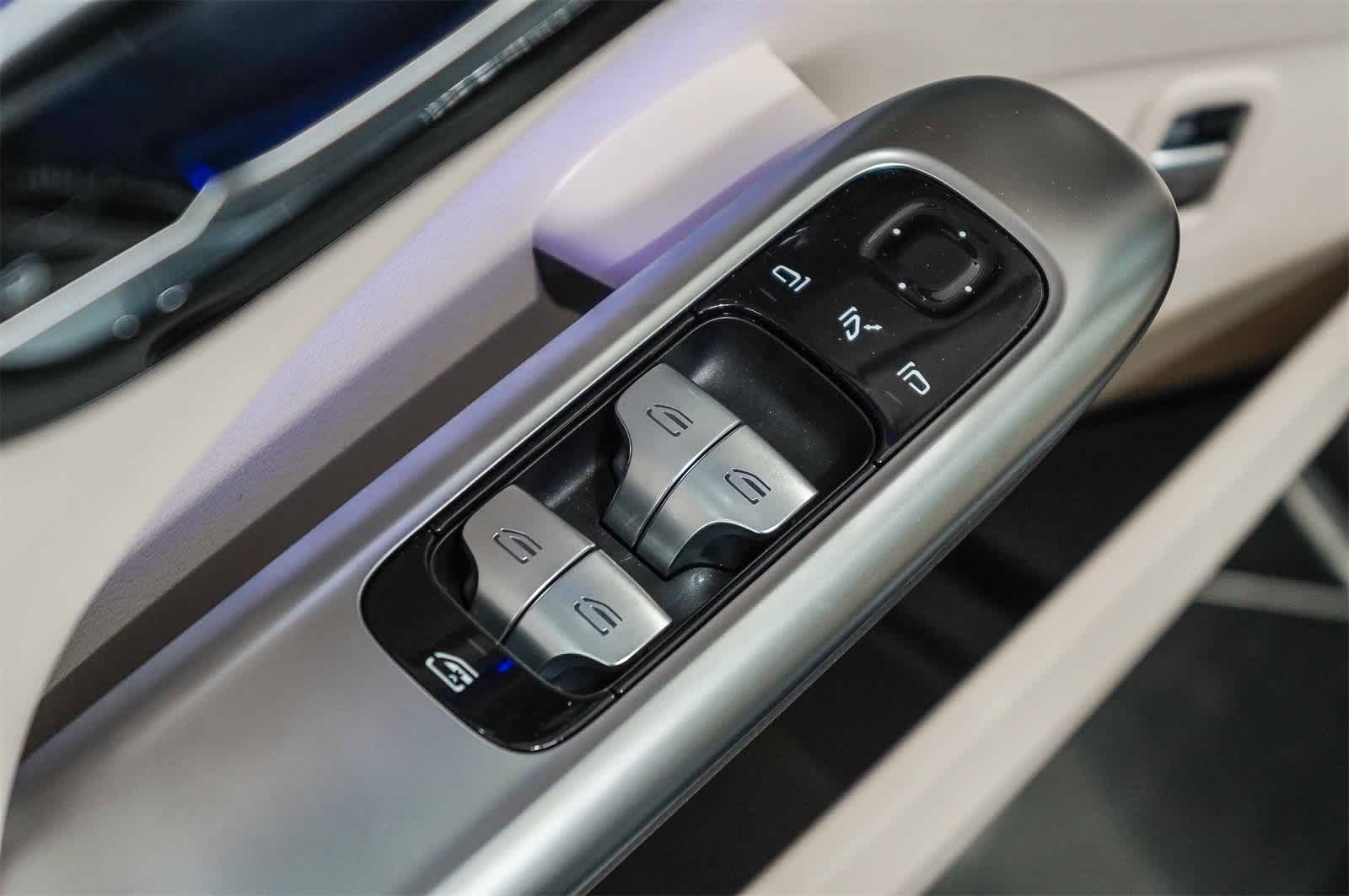 Thumbnail: 2025 Mercedes-Benz C-Class - 24