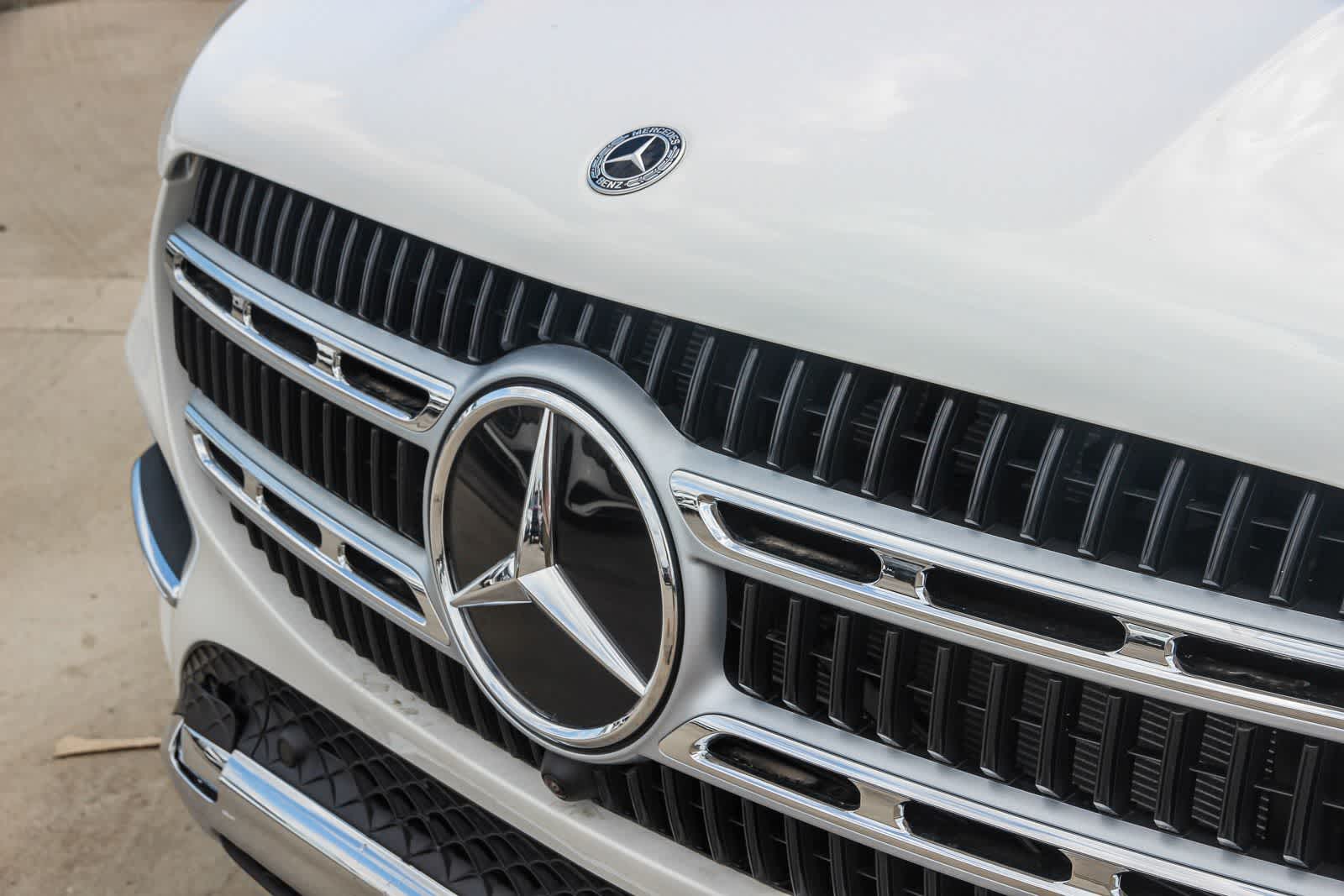 Thumbnail: 2026 Mercedes-Benz GLE - 9