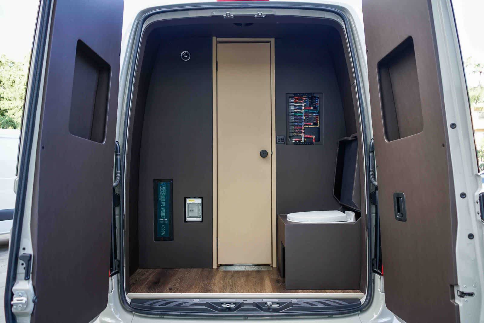 Thumbnail: 2025 Mercedes-Benz Sprinter - 46