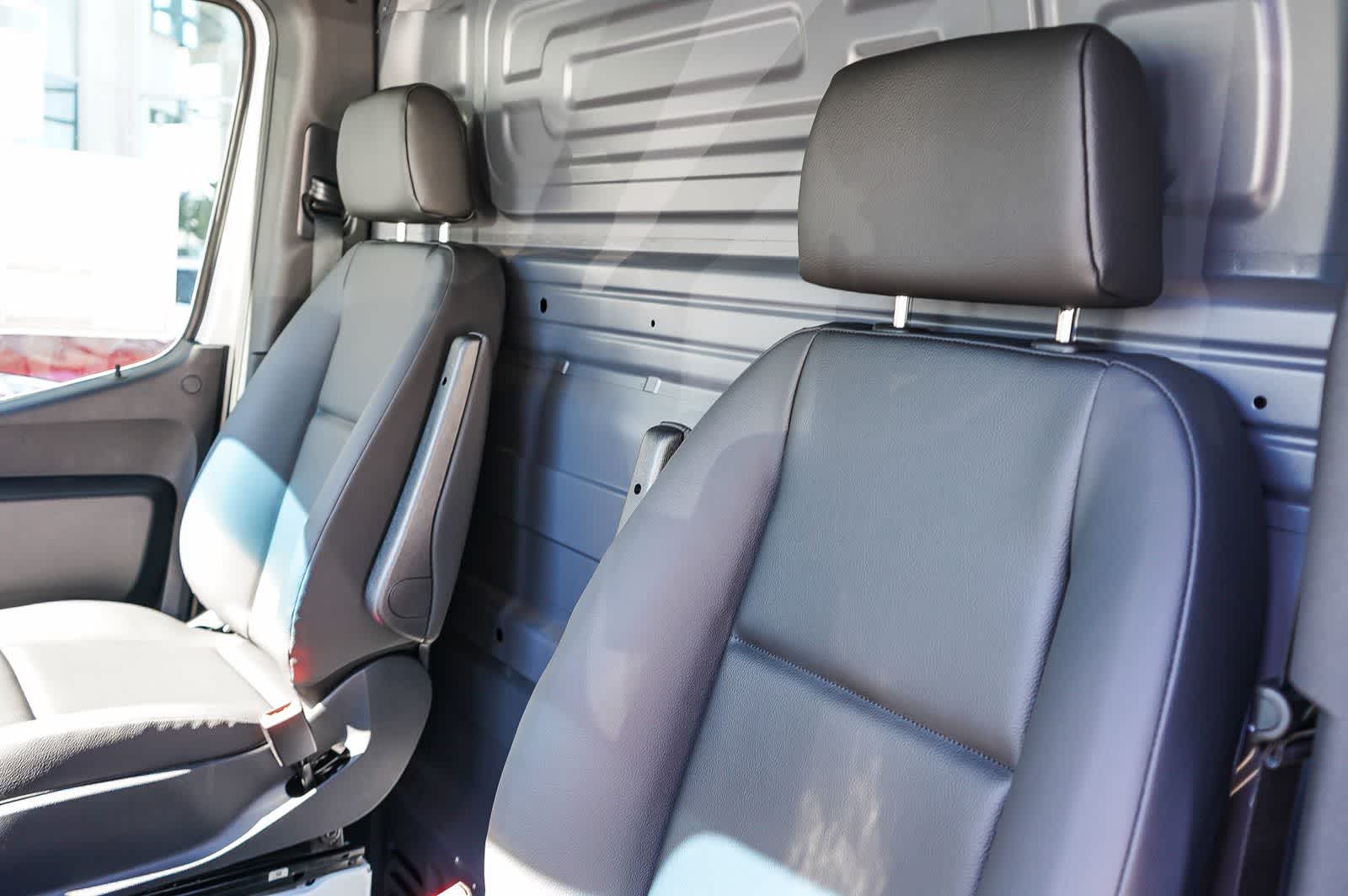 Thumbnail: 2026 Mercedes-Benz Sprinter - 28