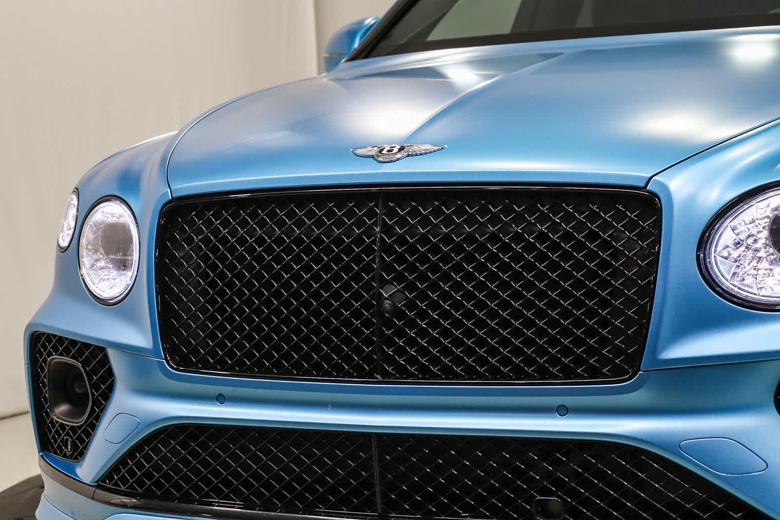 Thumbnail: 2022 Bentley Bentayga - 7
