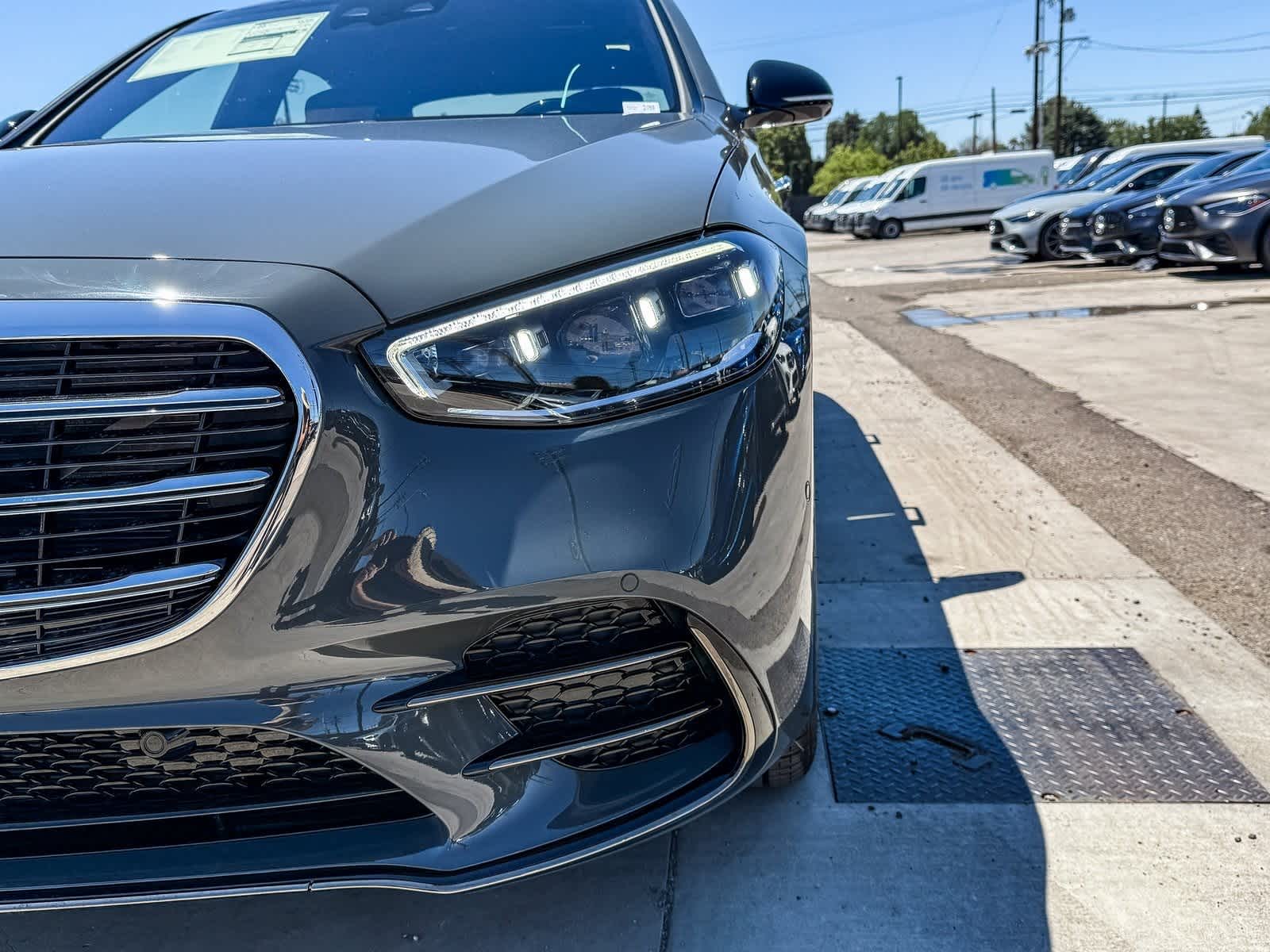 Thumbnail: 2025 Mercedes-Benz S-Class - 10