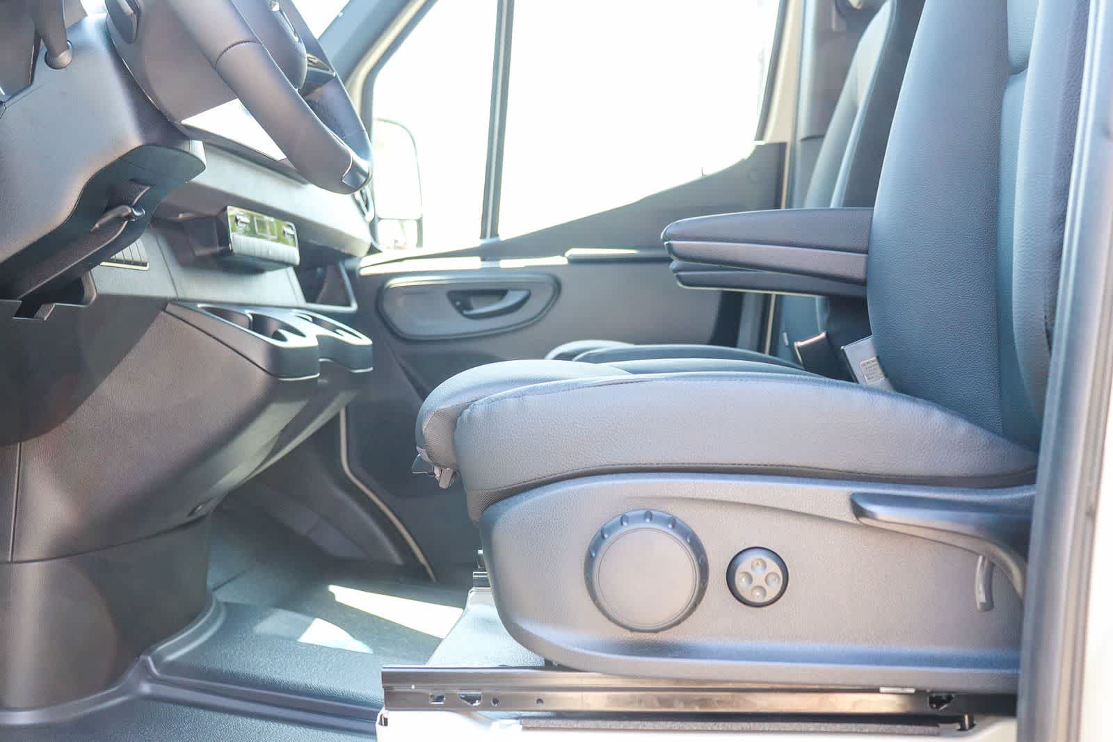 Thumbnail: 2026 Mercedes-Benz Sprinter - 20