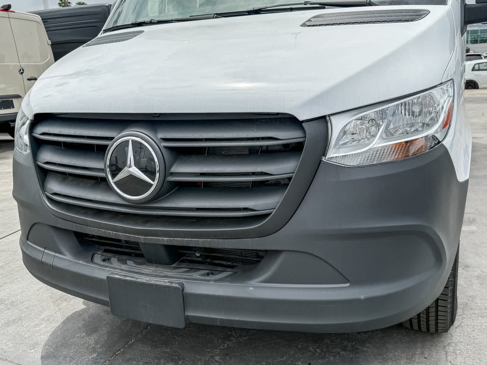 Thumbnail: 2024 Mercedes-Benz eSprinter - 11