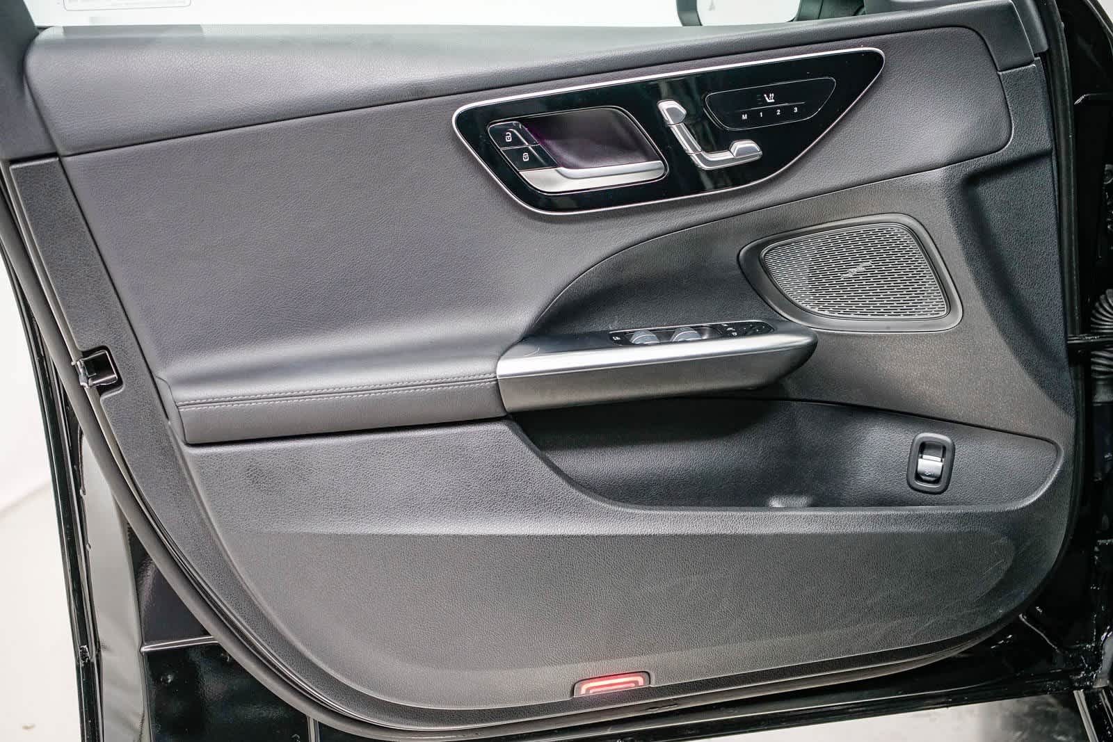 Thumbnail: 2025 Mercedes-Benz C-Class - 19