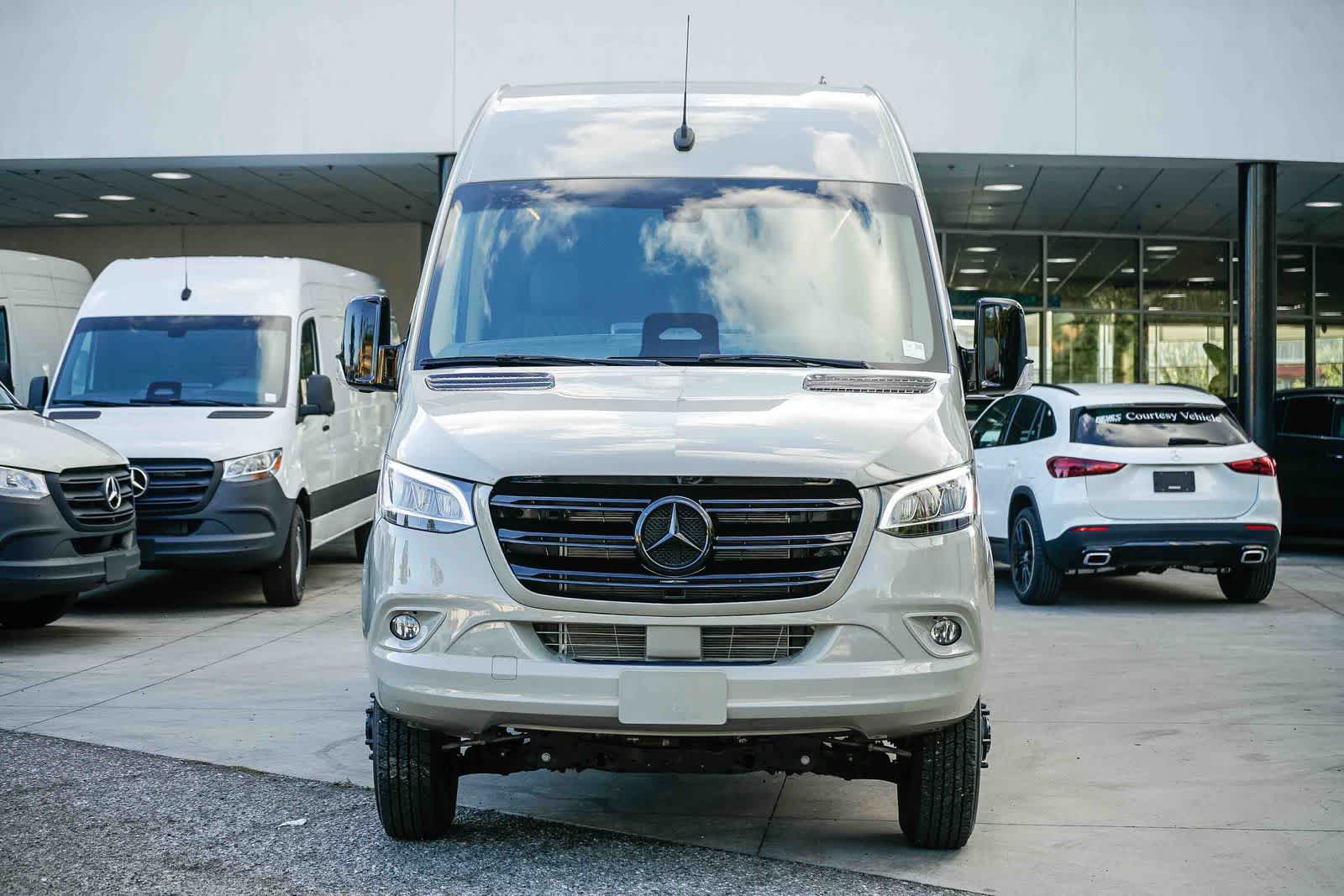 Thumbnail: 2025 Mercedes-Benz Sprinter - 6