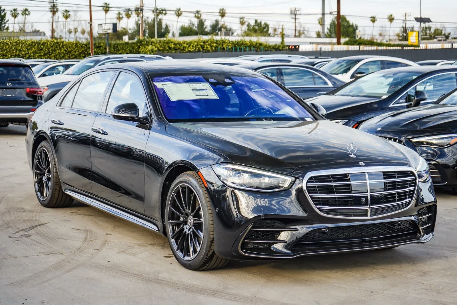 Thumbnail: 2025 Mercedes-Benz S-Class - 3