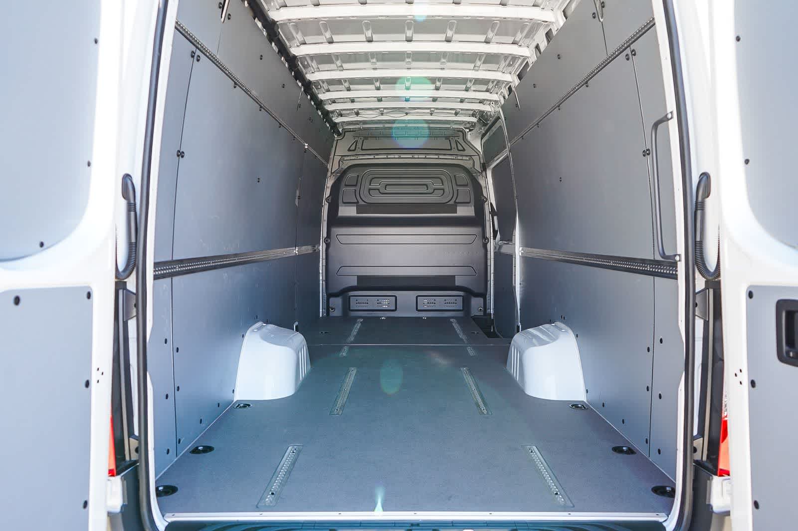 Thumbnail: 2026 Mercedes-Benz Sprinter - 19