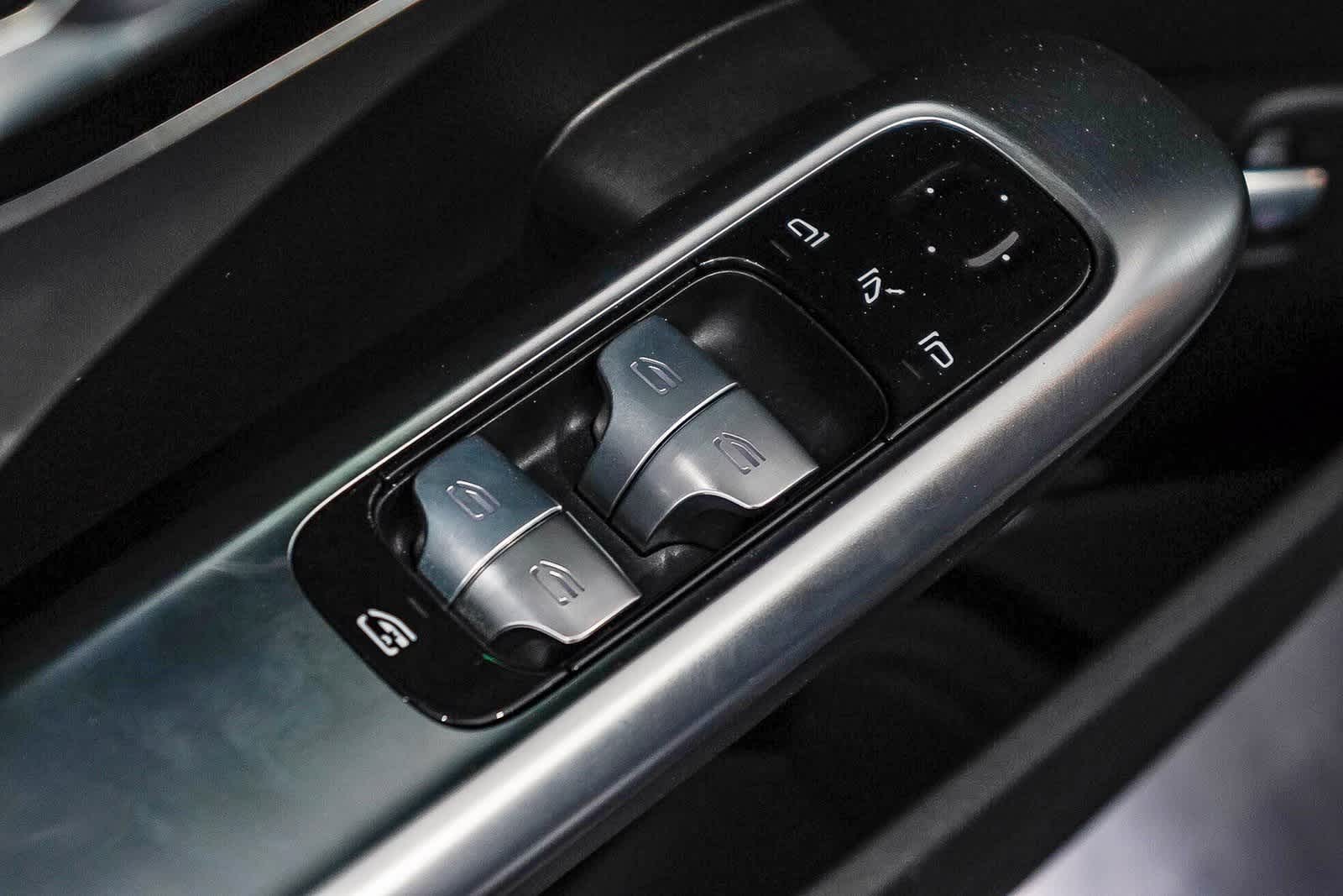 Thumbnail: 2022 Mercedes-Benz C-Class - 23