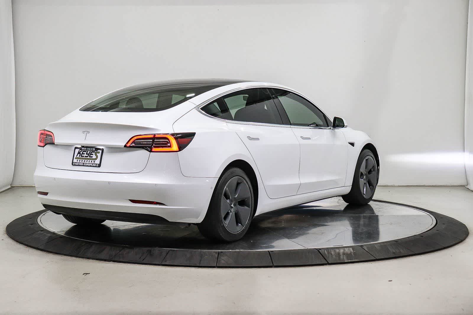Thumbnail: 2018 Tesla Model 3 - 4