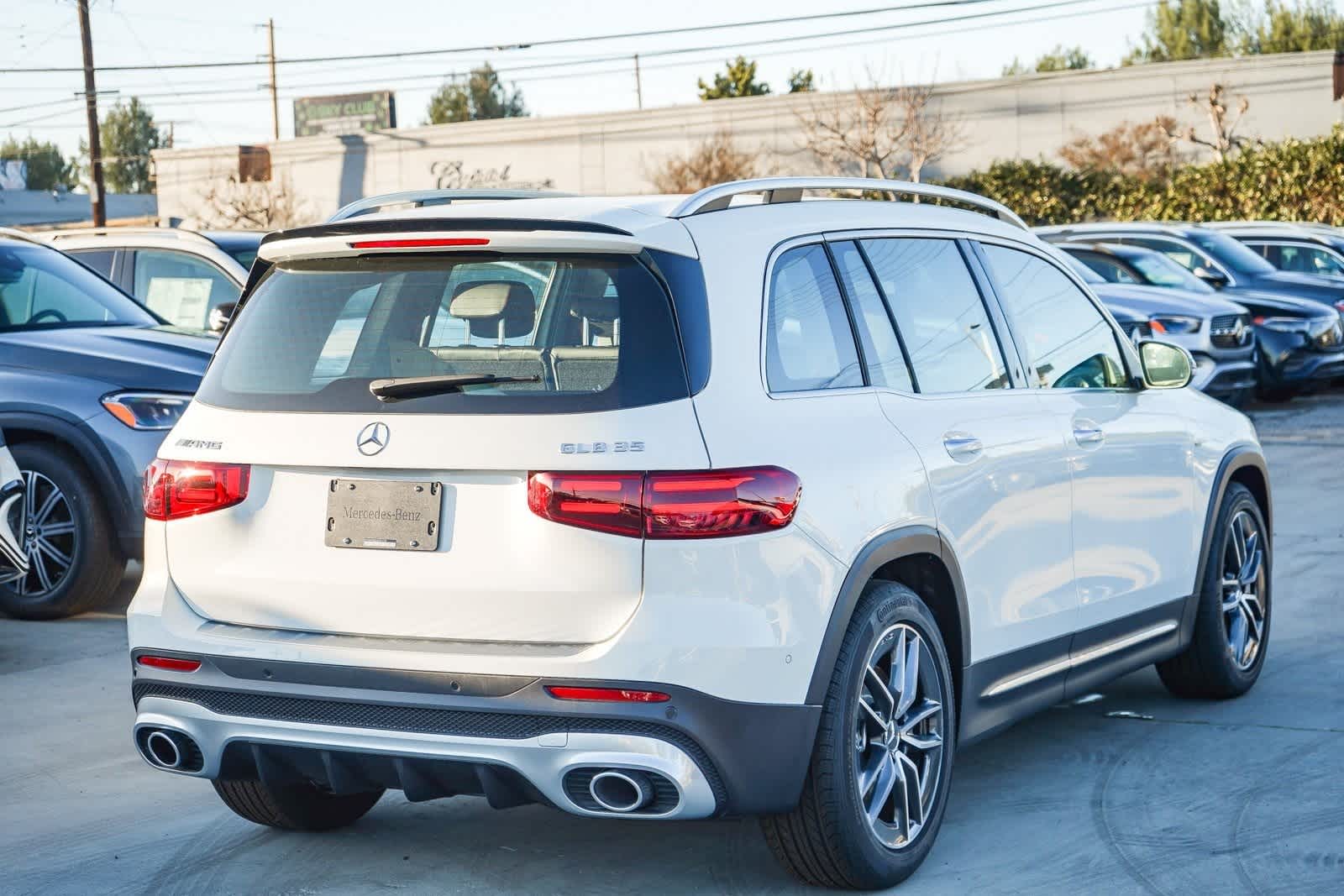 Thumbnail: 2025 Mercedes-Benz GLB - 4