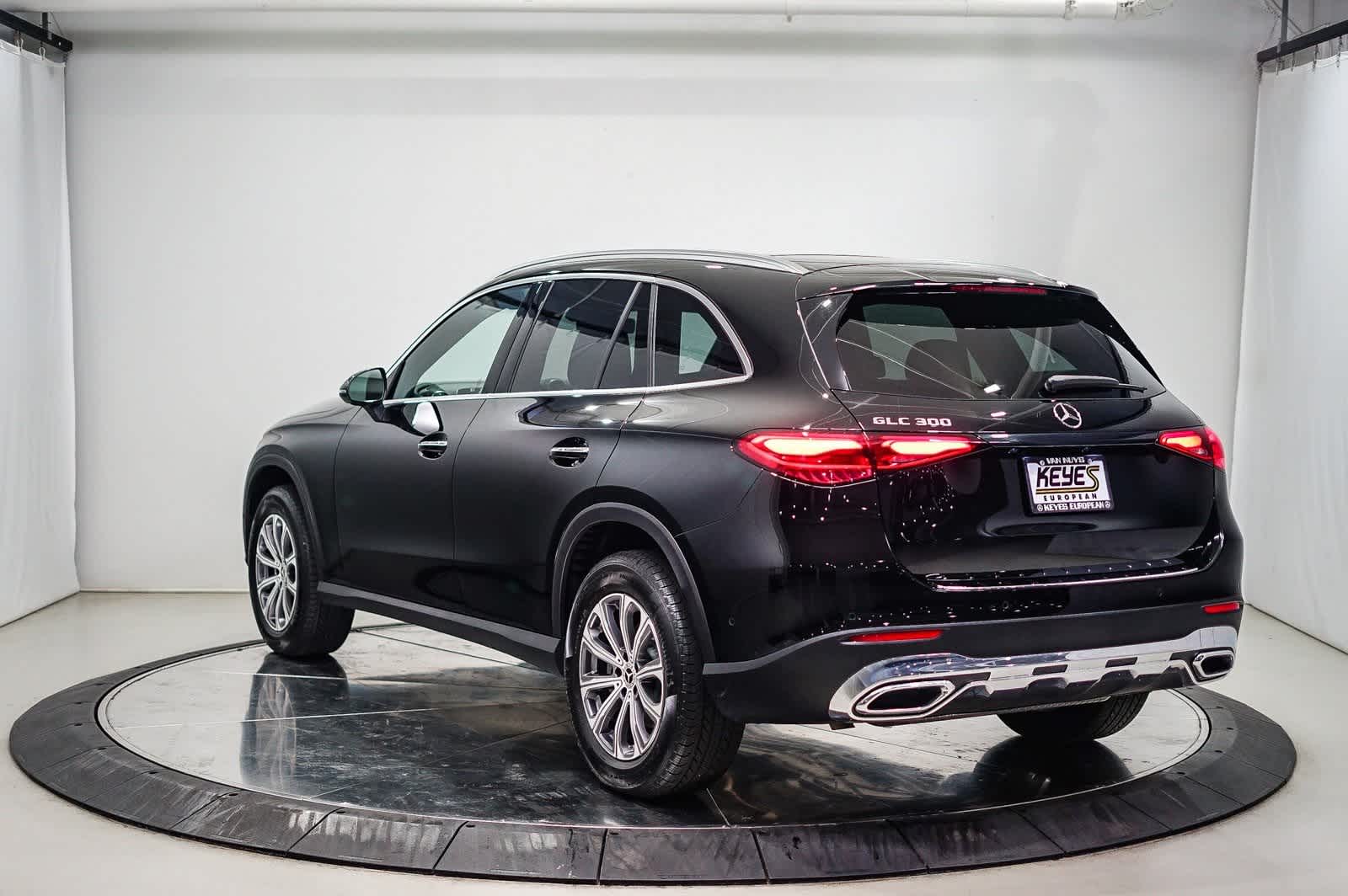 Thumbnail: 2025 Mercedes-Benz GLC - 2