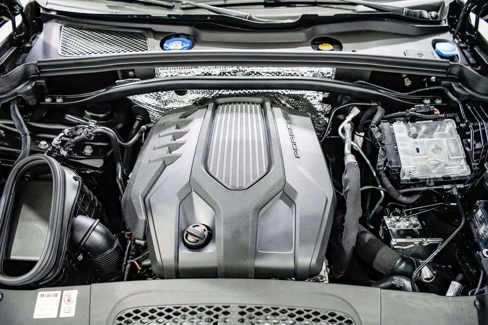 Thumbnail: 2024 Porsche Macan - 28