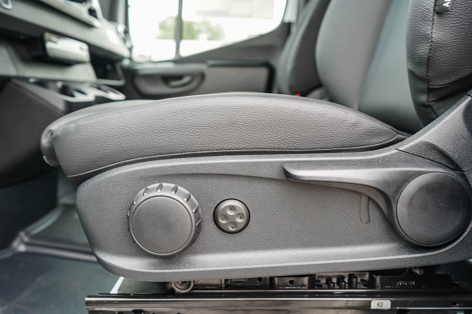 Thumbnail: 2026 Mercedes-Benz Sprinter - 20