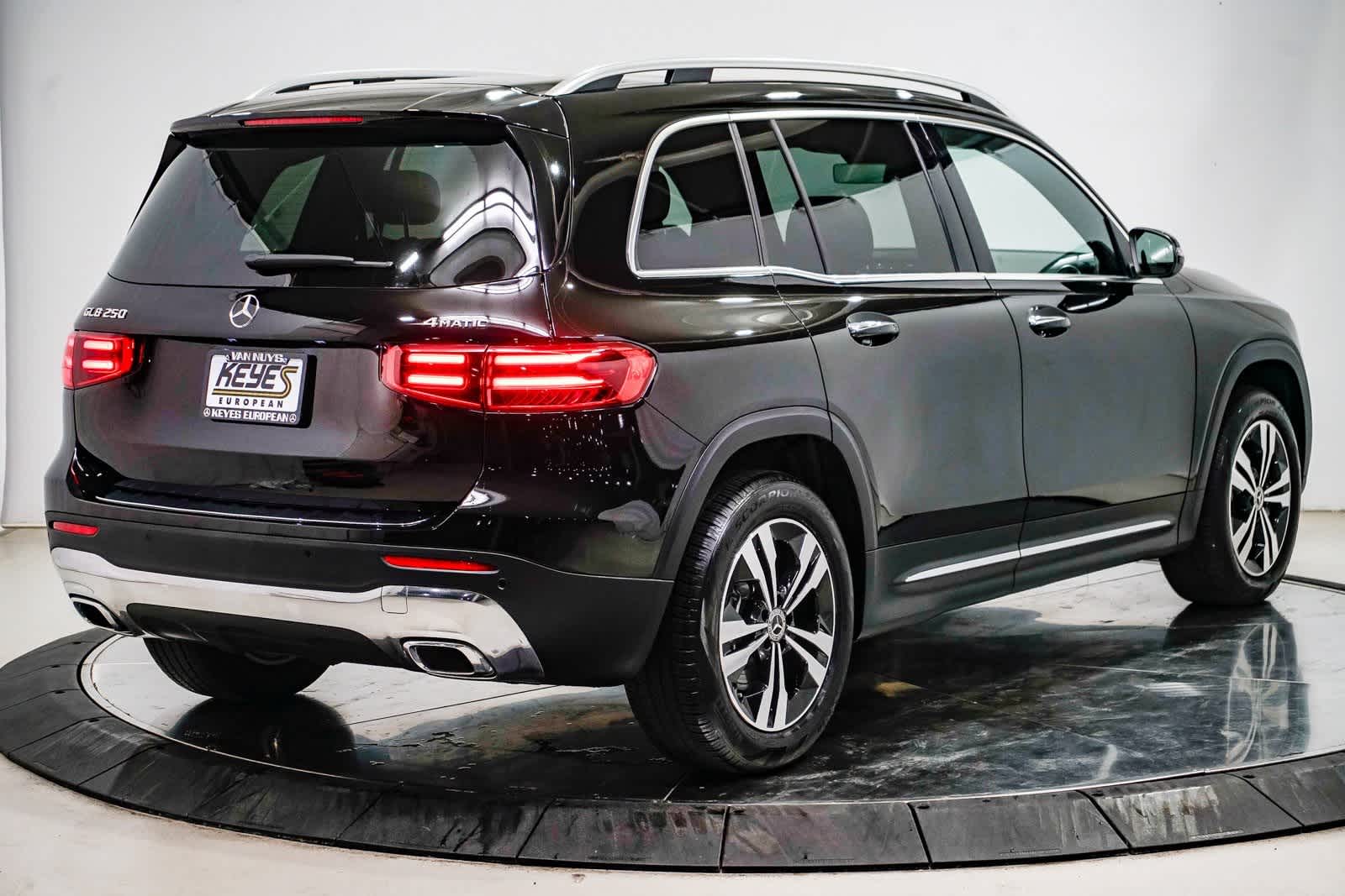 Thumbnail: 2025 Mercedes-Benz GLB - 4