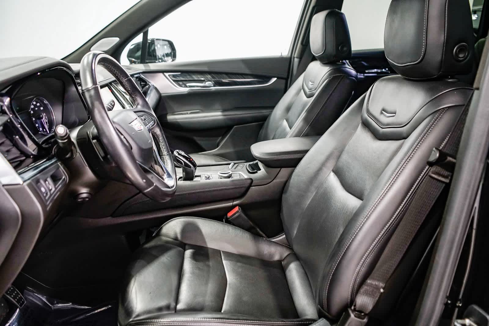 Thumbnail: 2023 Cadillac XT6 - 18