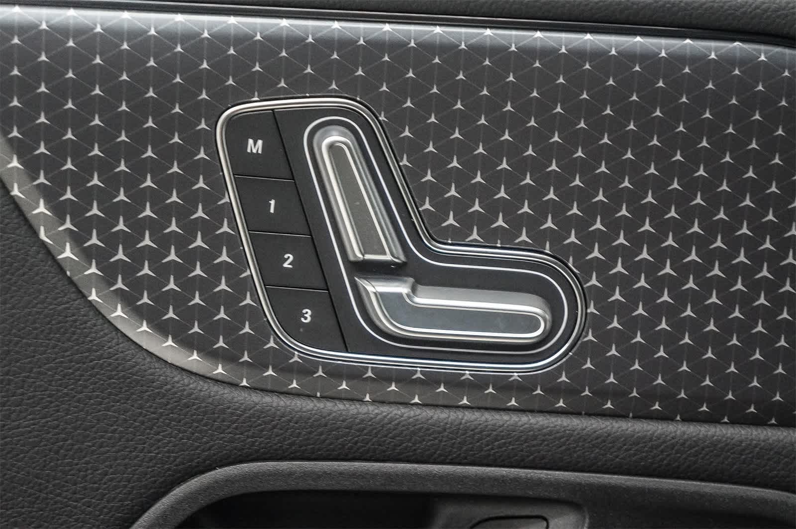 Thumbnail: 2025 Mercedes-Benz GLB - 24