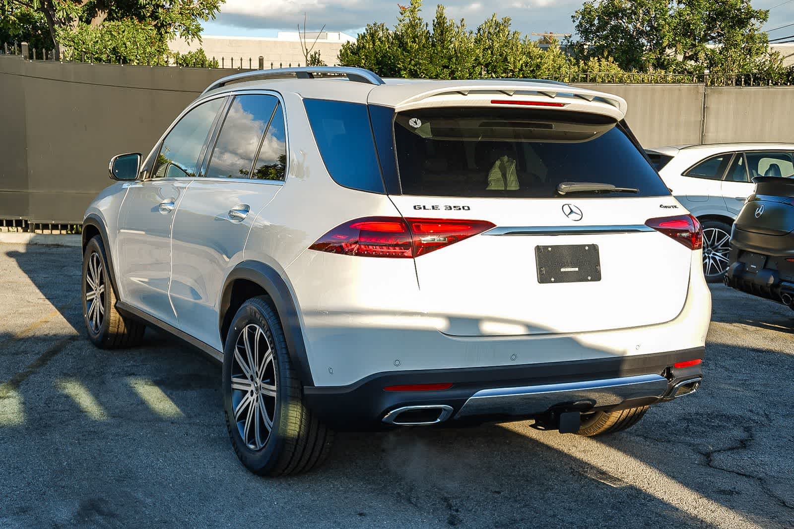 Thumbnail: 2026 Mercedes-Benz GLE - 6