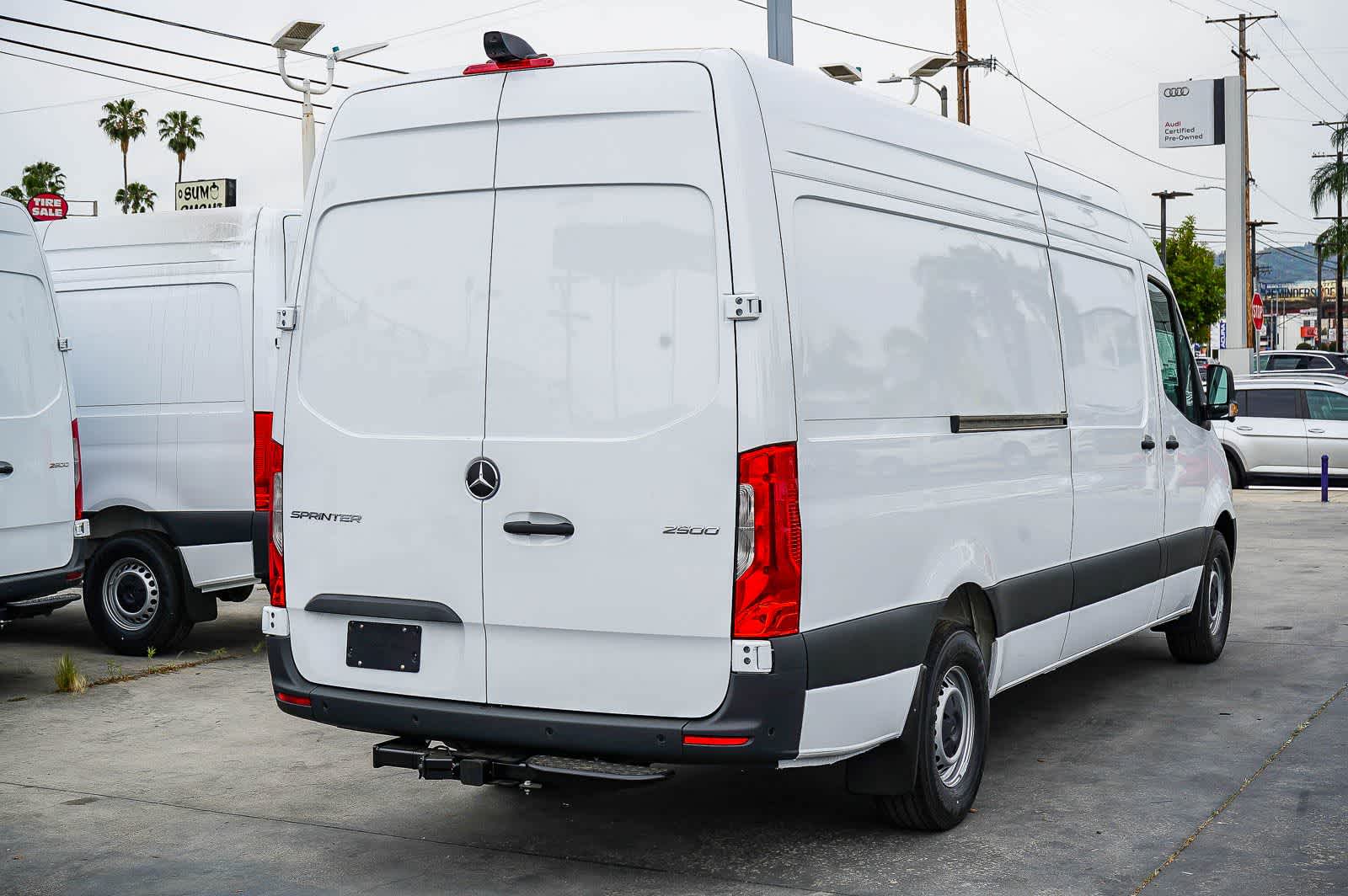 Thumbnail: 2026 Mercedes-Benz Sprinter - 4