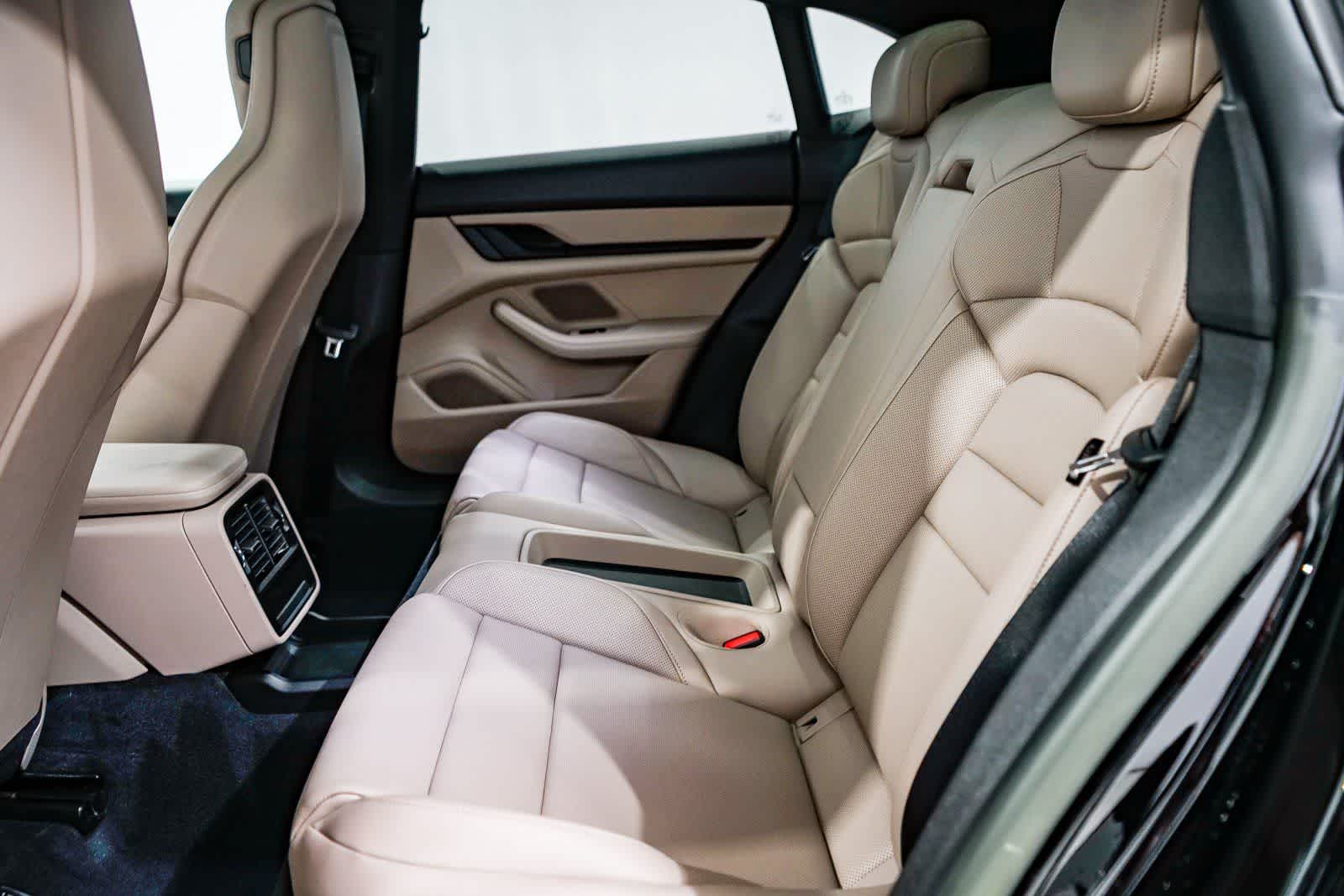 Thumbnail: 2023 Porsche Taycan - 19