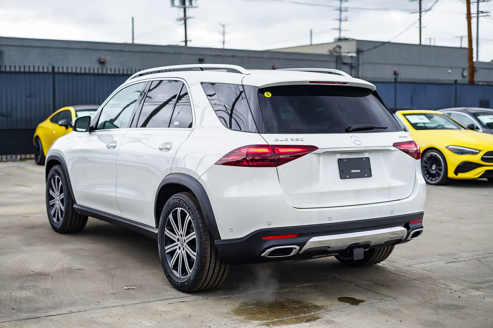Thumbnail: 2026 Mercedes-Benz GLE - 2