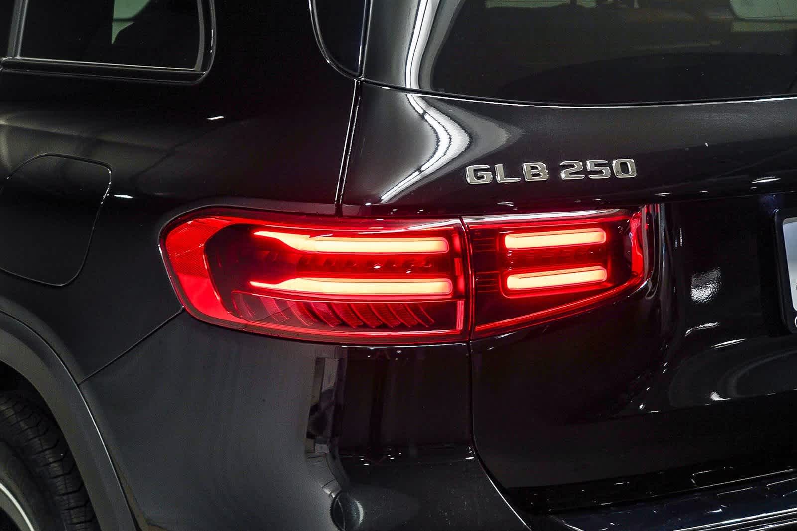 Thumbnail: 2025 Mercedes-Benz GLB - 7