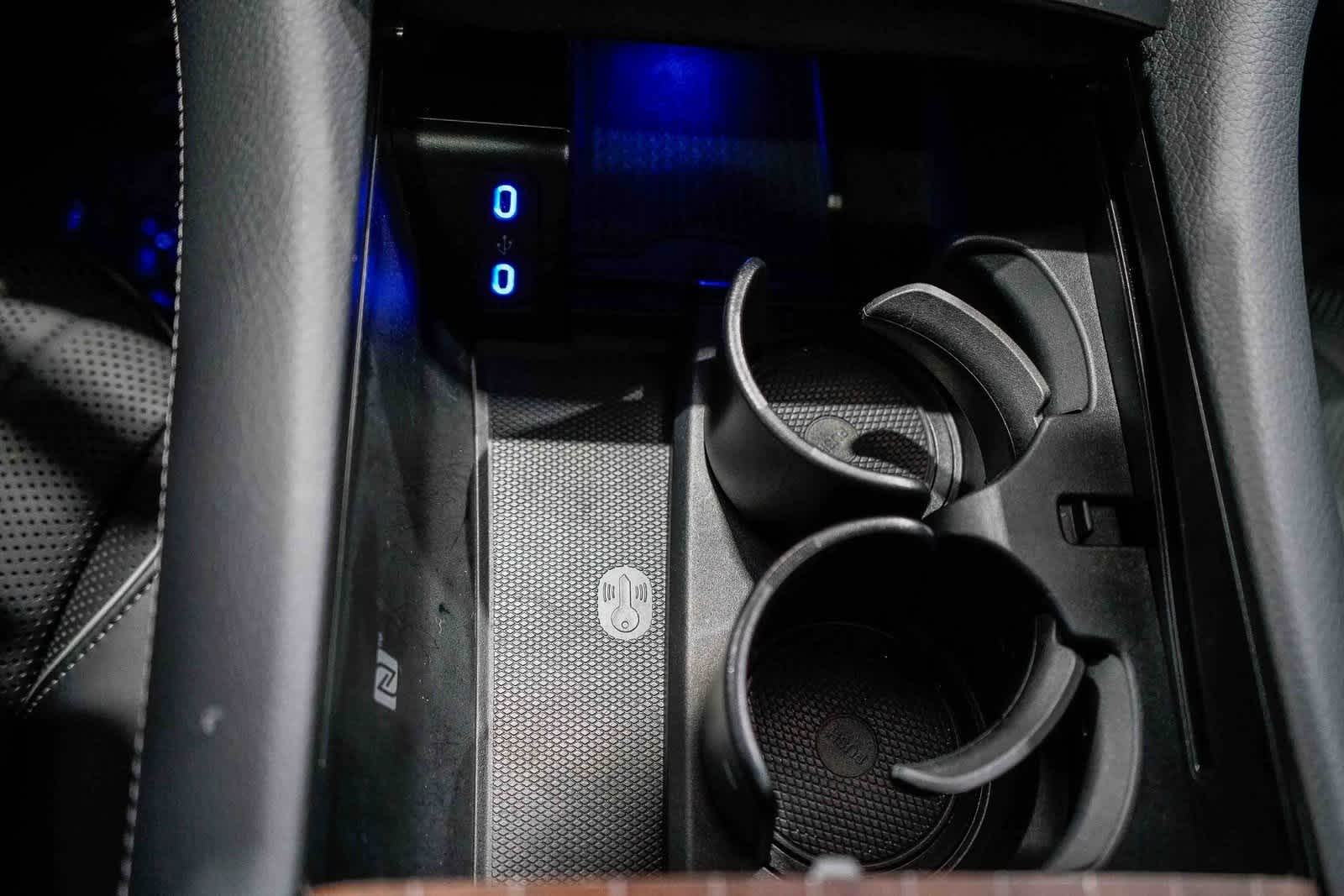 Thumbnail: 2023 Mercedes-Benz EQS - 23