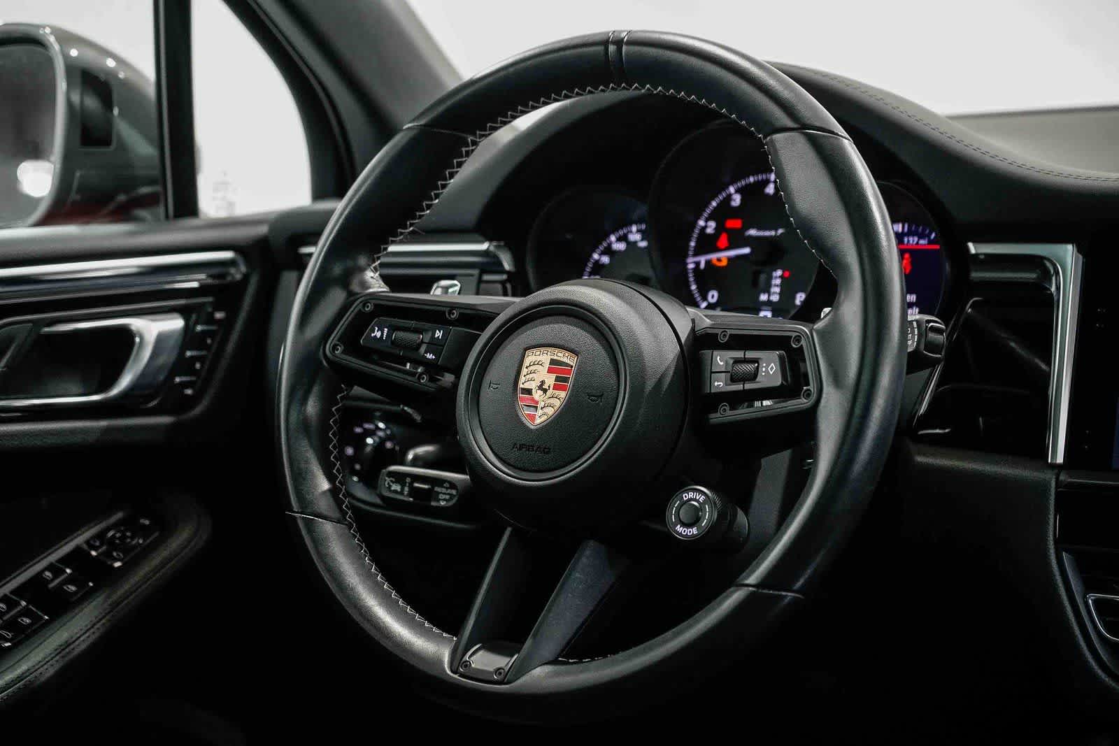 Thumbnail: 2024 Porsche Macan - 15