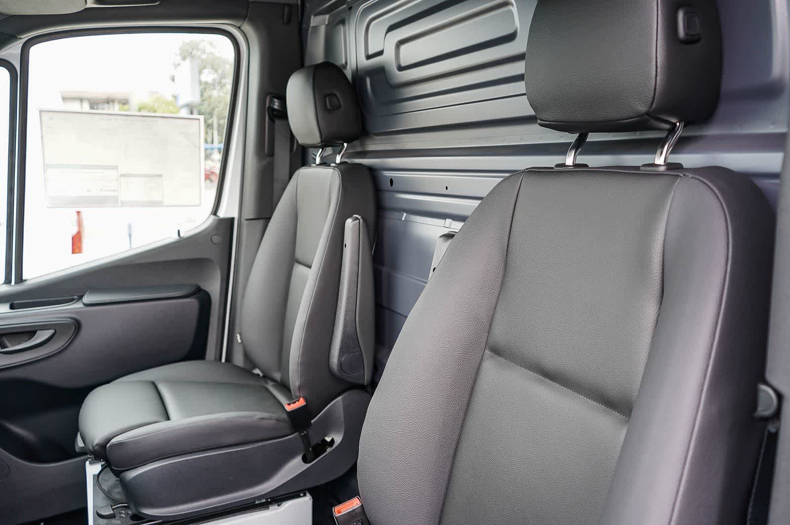 Thumbnail: 2026 Mercedes-Benz Sprinter - 26