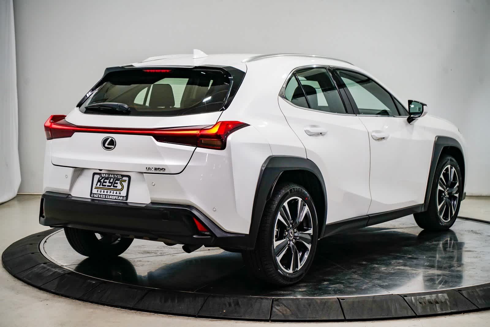 Thumbnail: 2021 Lexus UX - 4