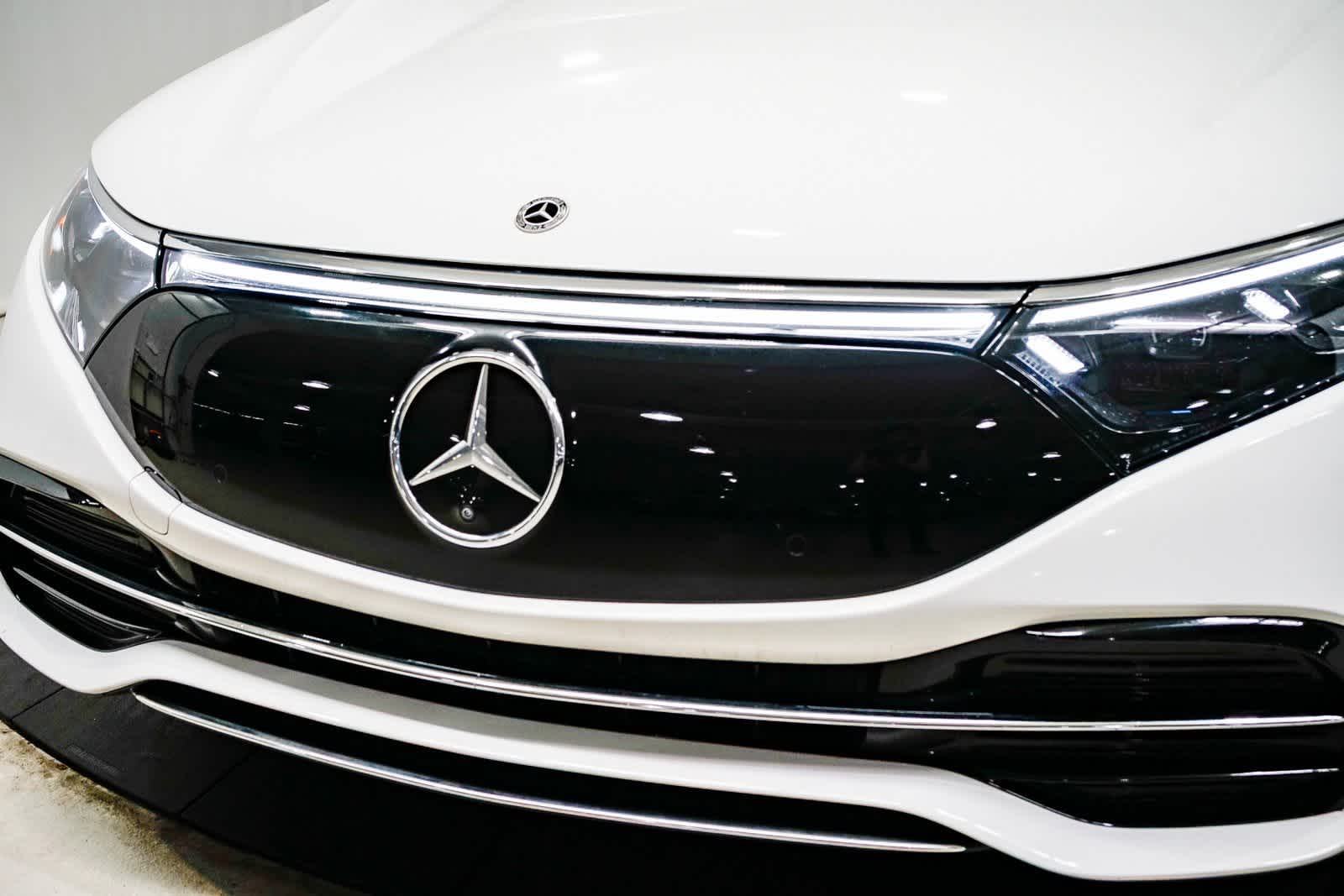 Thumbnail: 2023 Mercedes-Benz EQS - 8