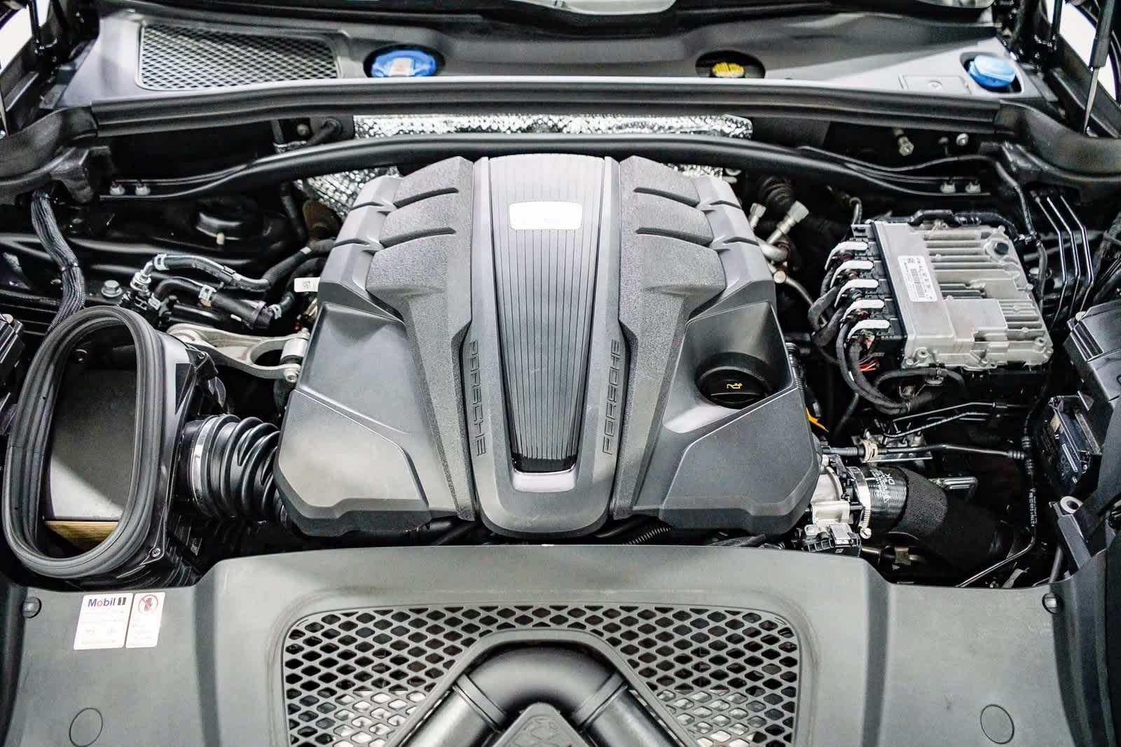 Thumbnail: 2020 Porsche Macan - 28