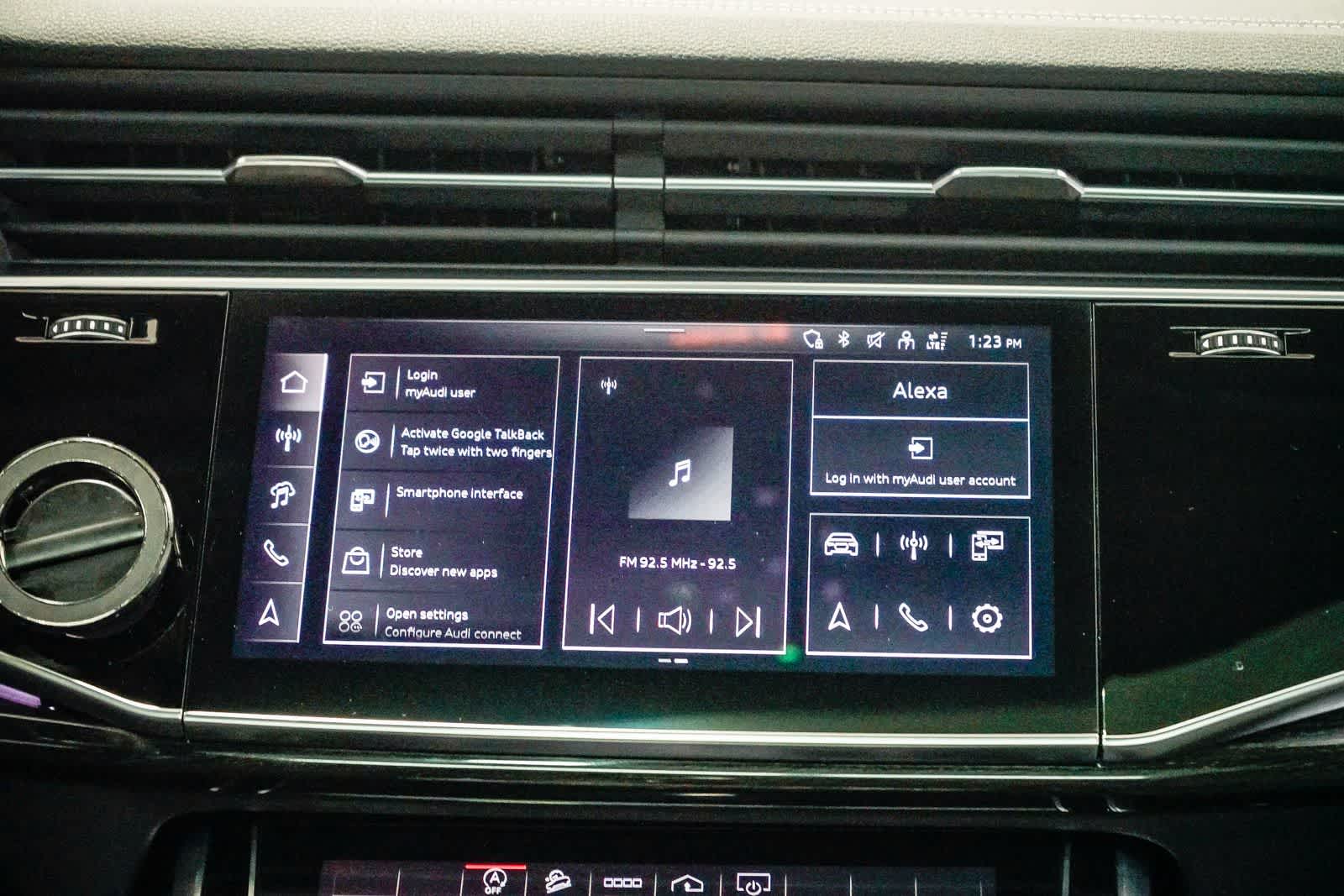 Thumbnail: 2025 Audi Q7 - 14