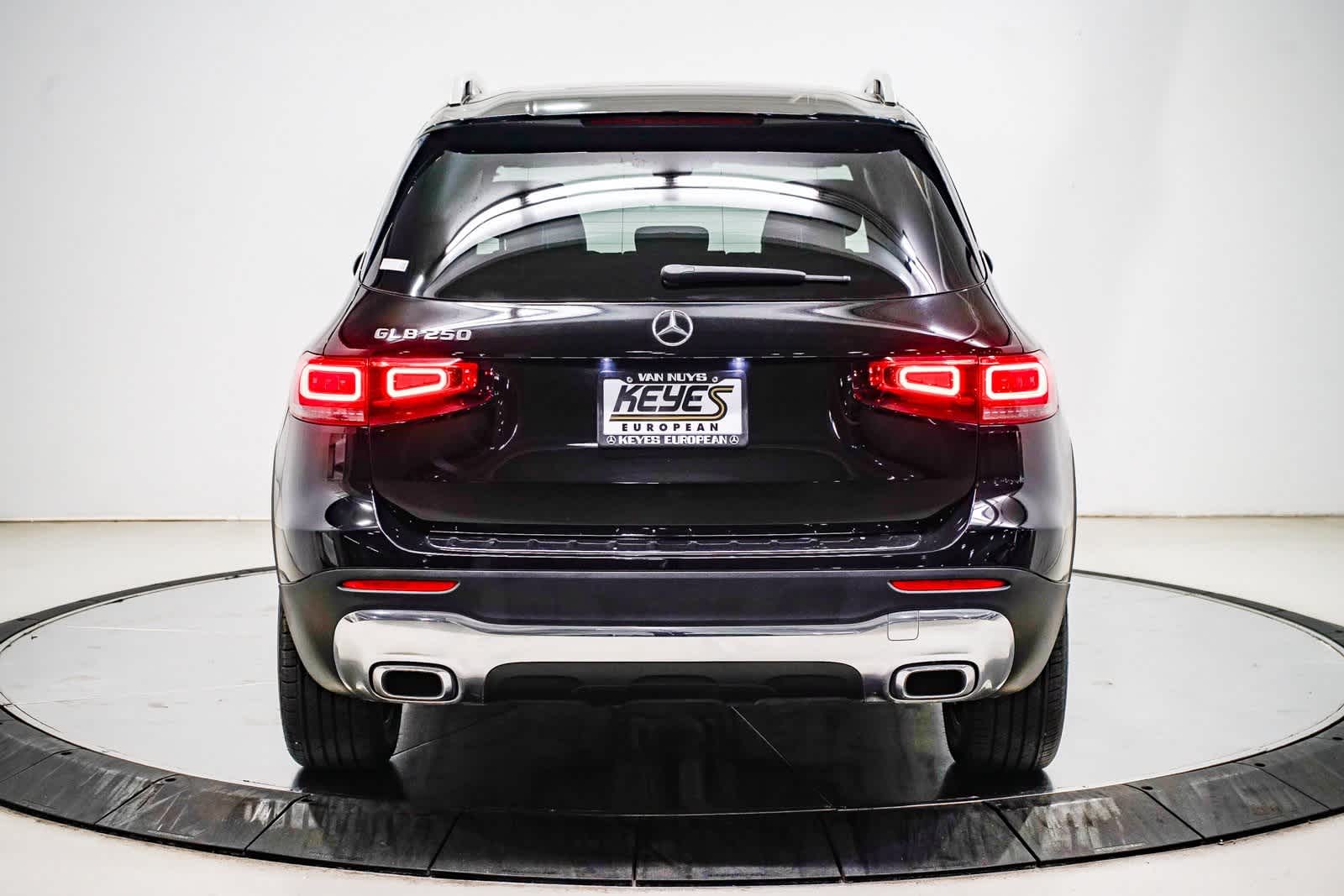 Thumbnail: 2022 Mercedes-Benz GLB - 3