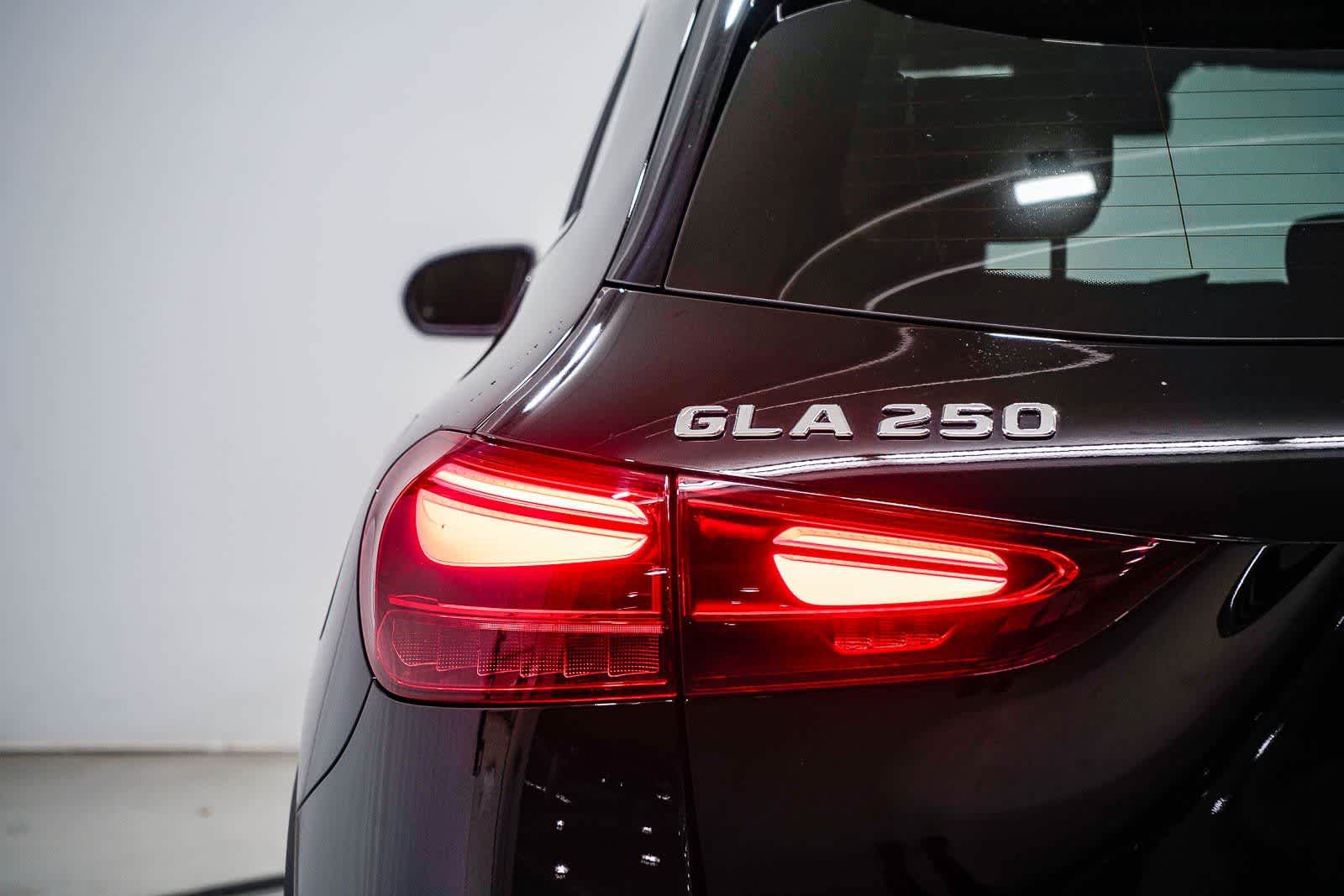 Thumbnail: 2026 Mercedes-Benz GLA - 9